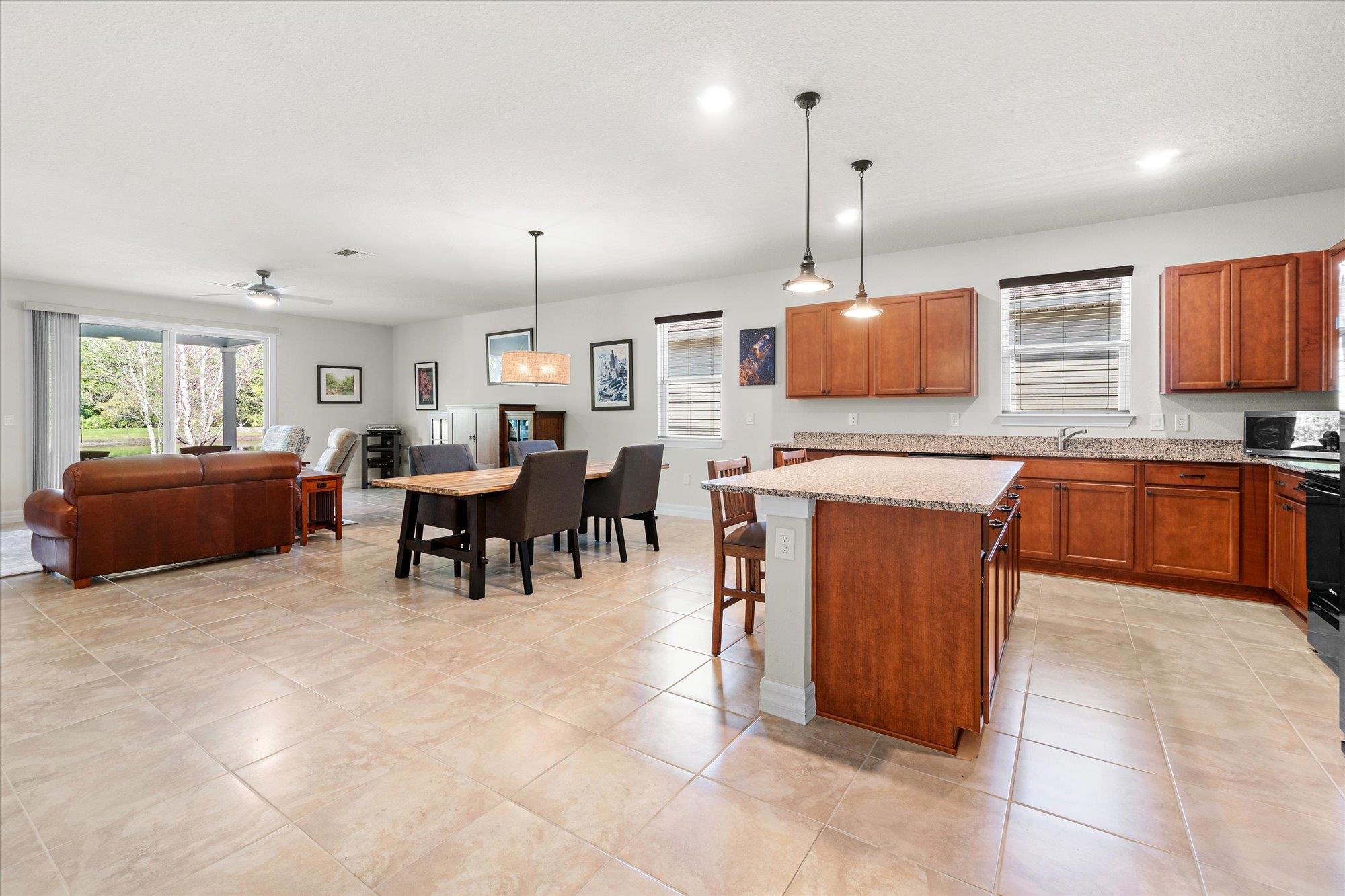 Image 9 of 43 For 437 La Mancha Dr