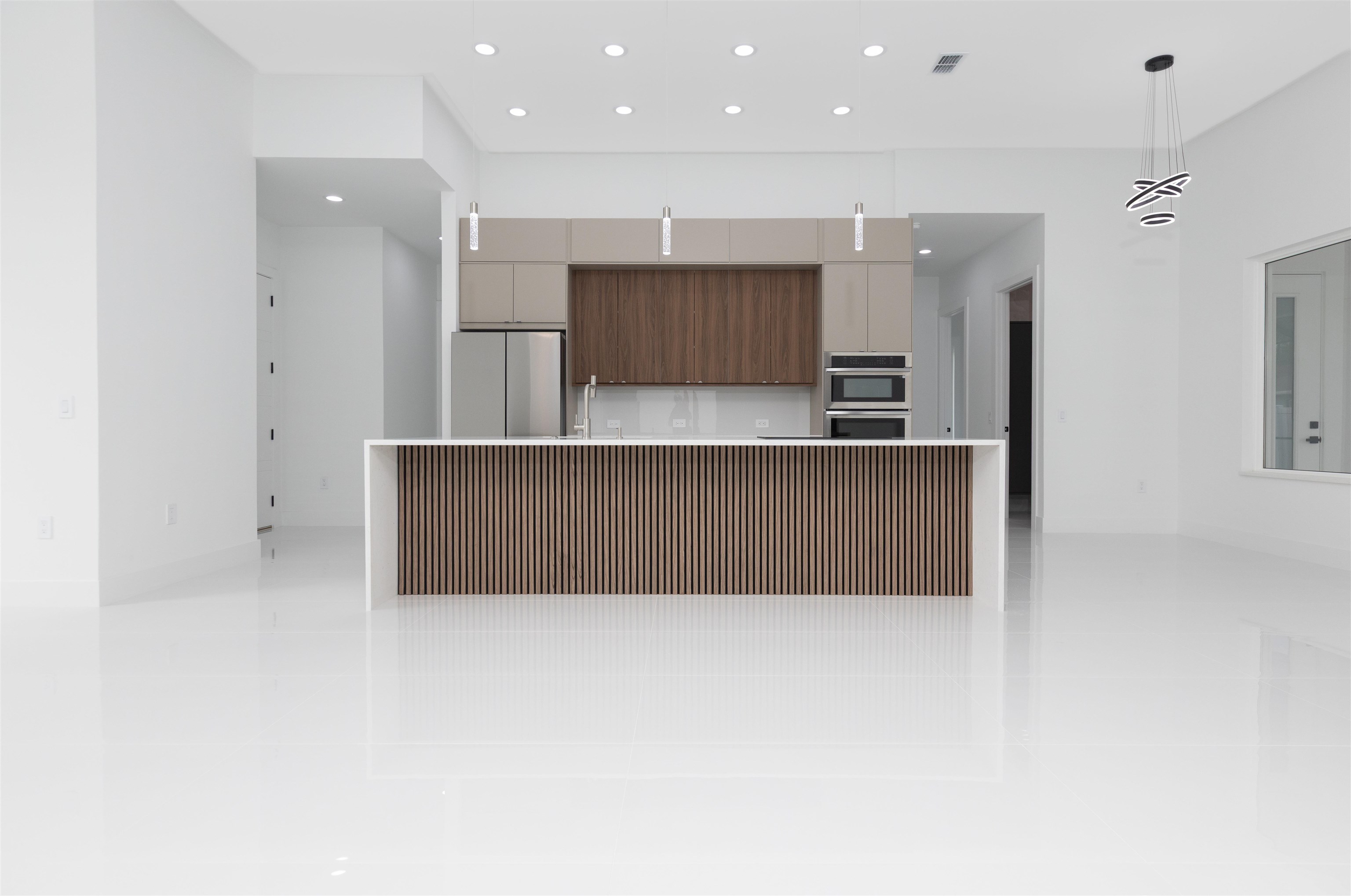 Image 10 of 39 For 9 Edison Lane