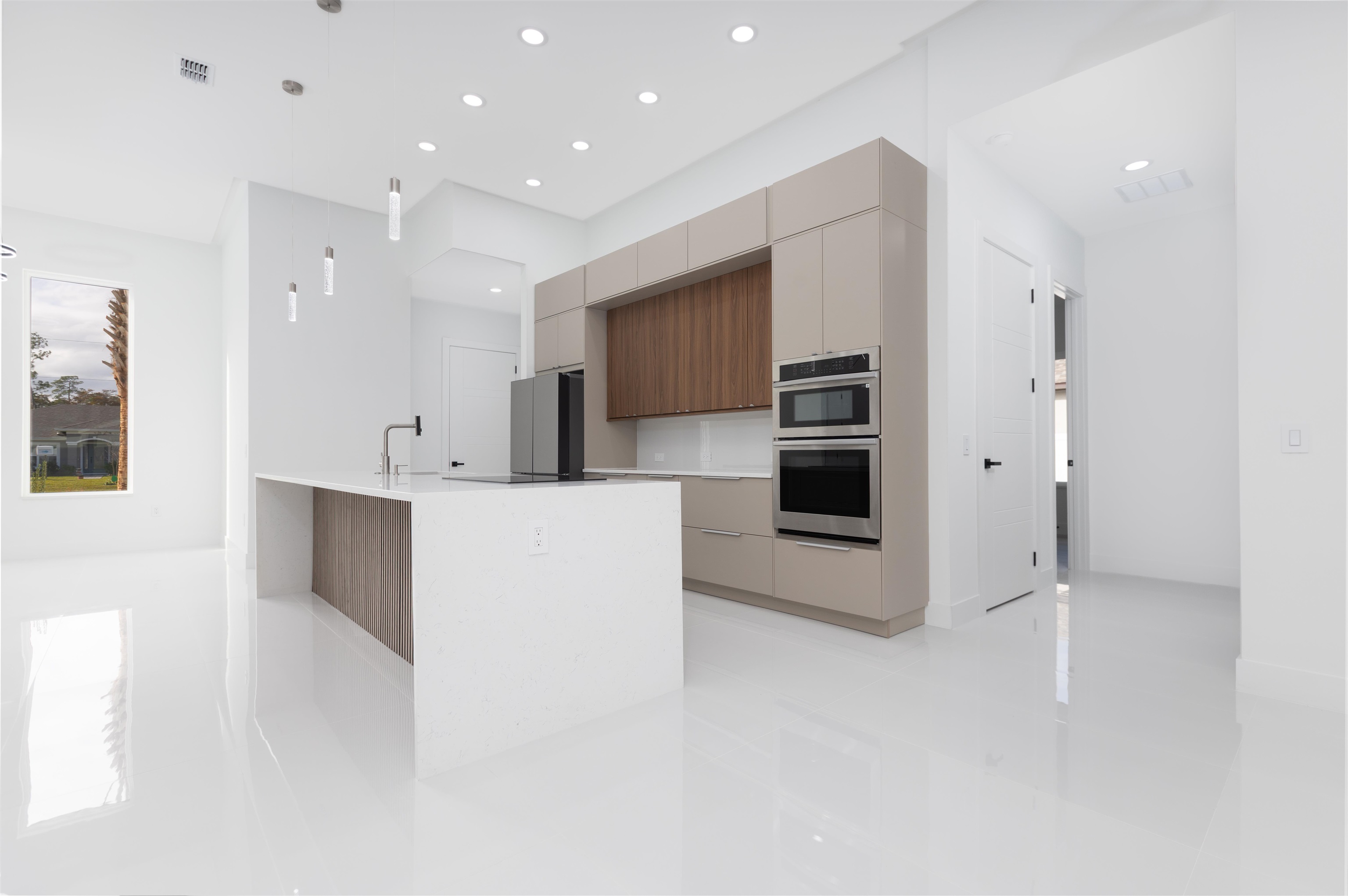 Image 11 of 39 For 9 Edison Lane