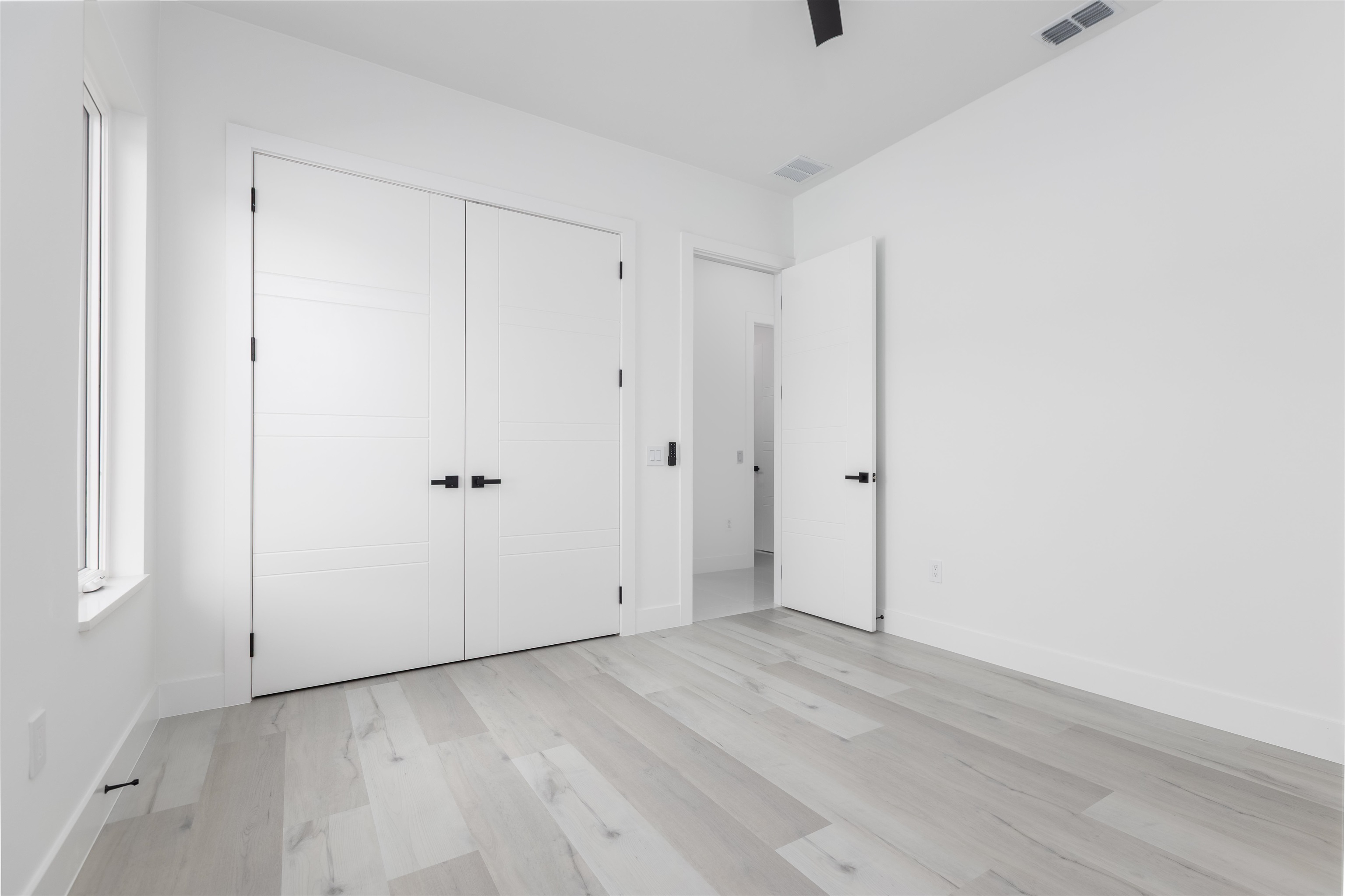 Image 22 of 39 For 9 Edison Lane