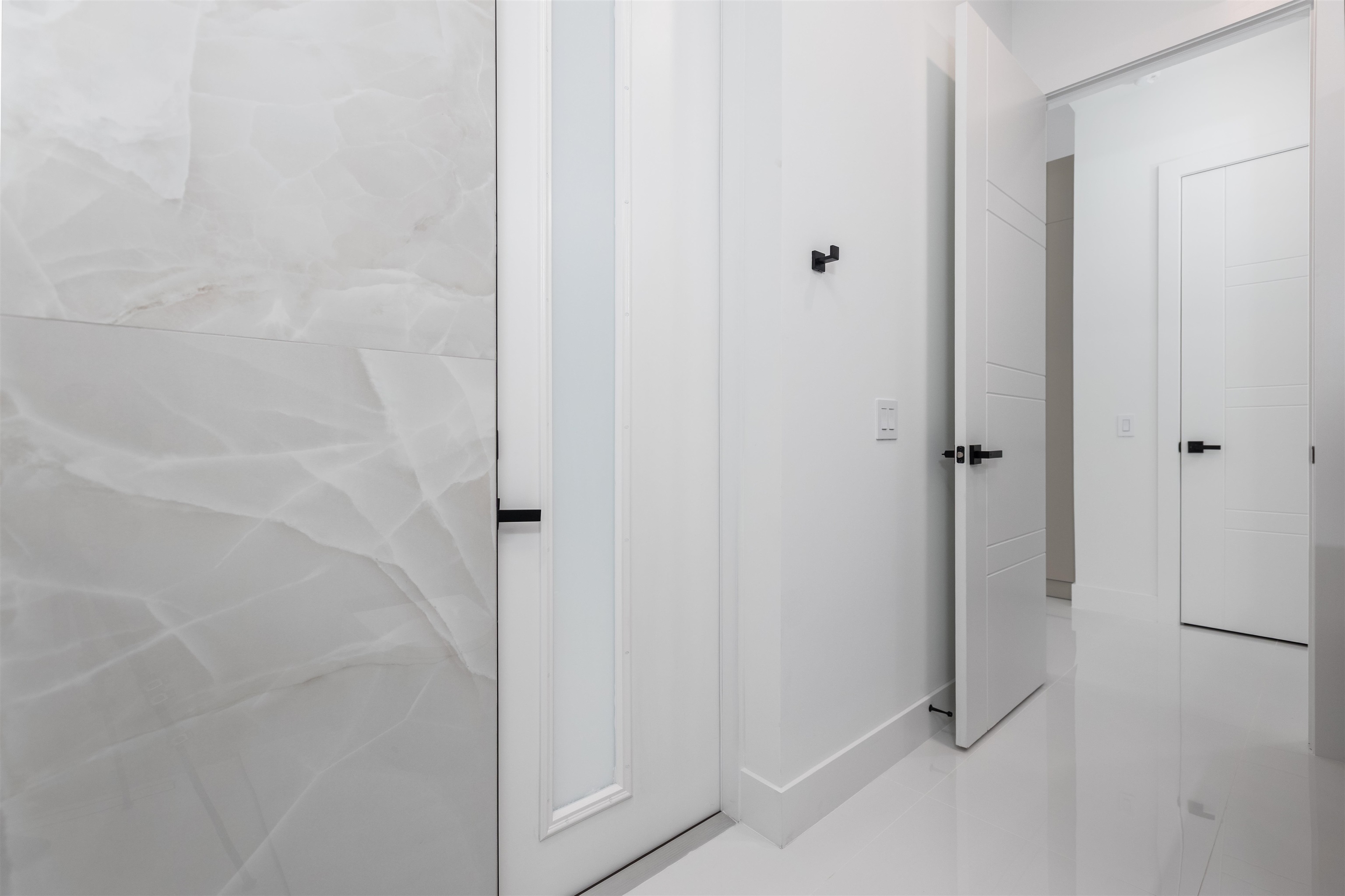 Image 24 of 39 For 9 Edison Lane