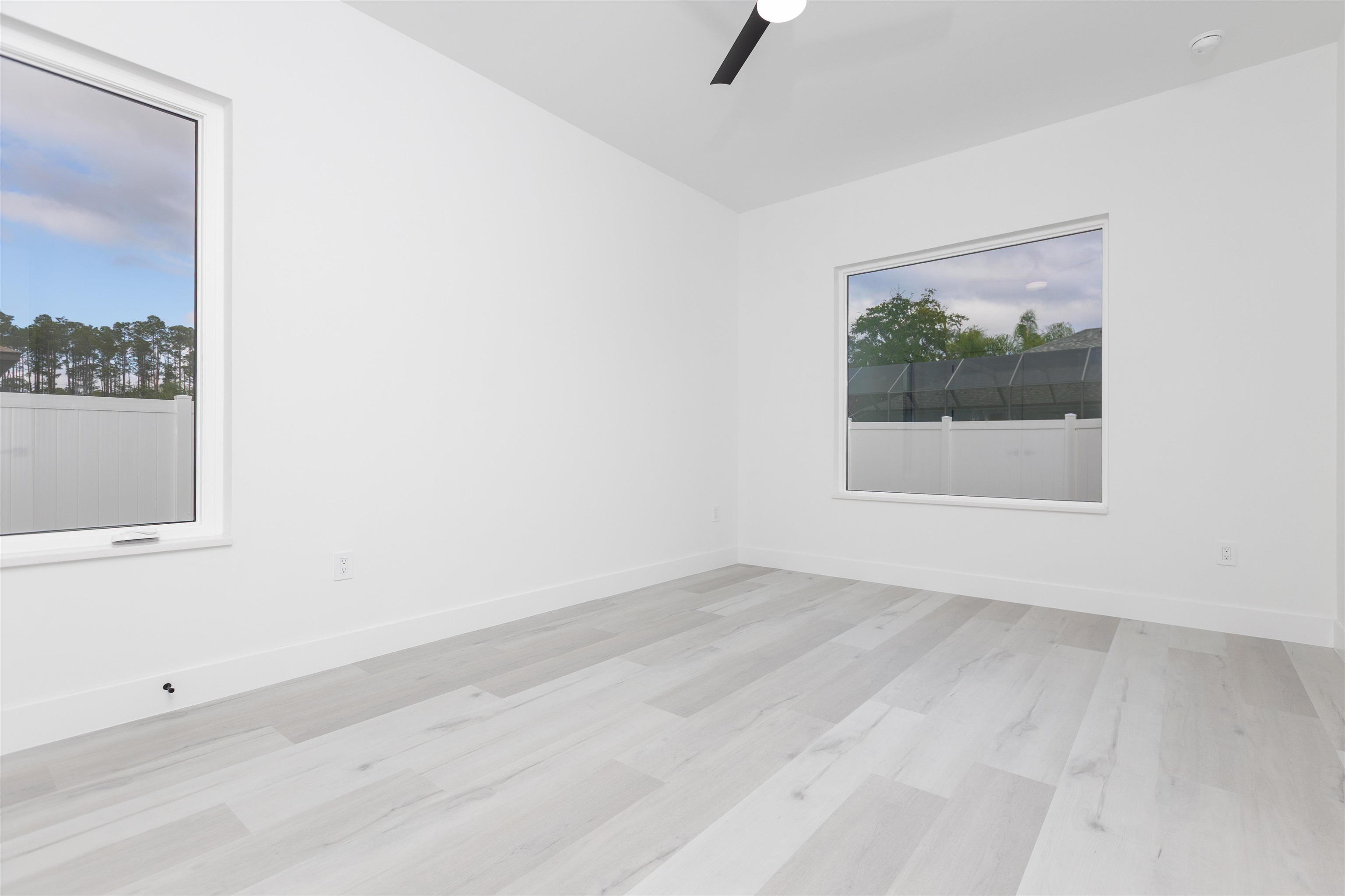 Image 25 of 39 For 9 Edison Lane