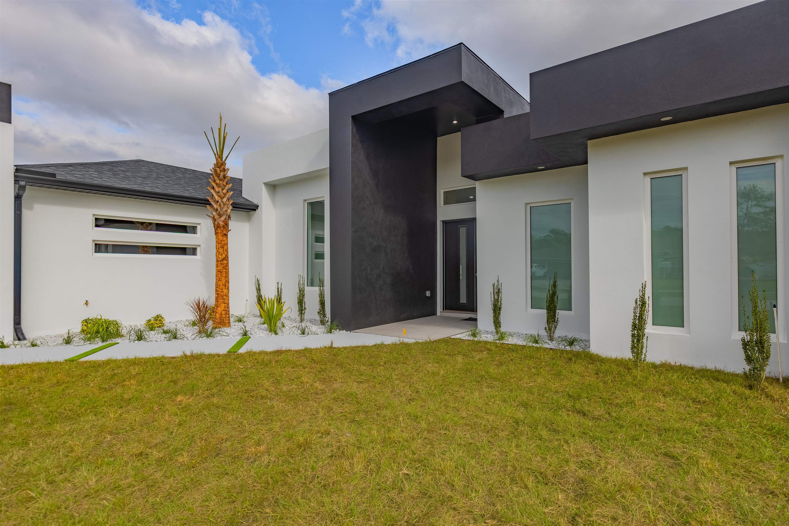 Image 36 of 39 For 9 Edison Lane