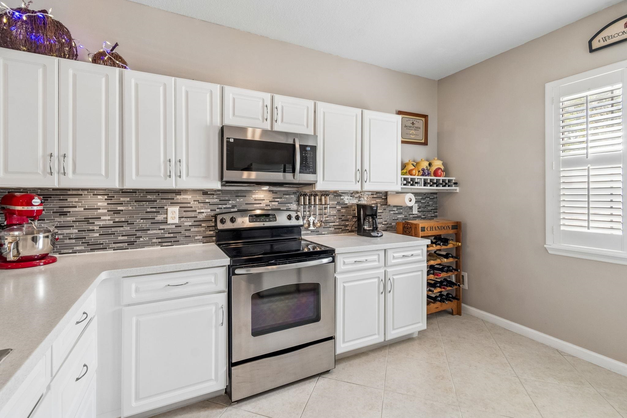 Image 16 of 92 For 4415 Serena Cir