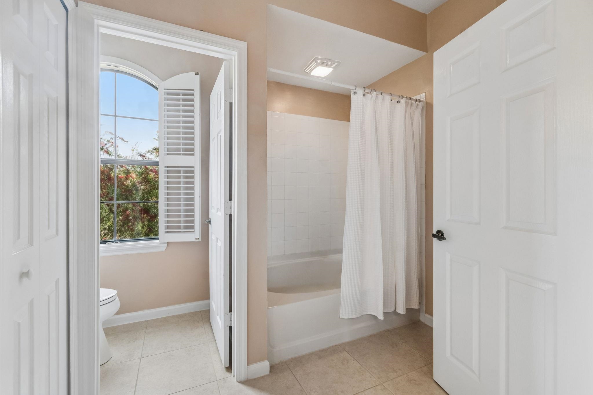 Image 30 of 92 For 4415 Serena Cir