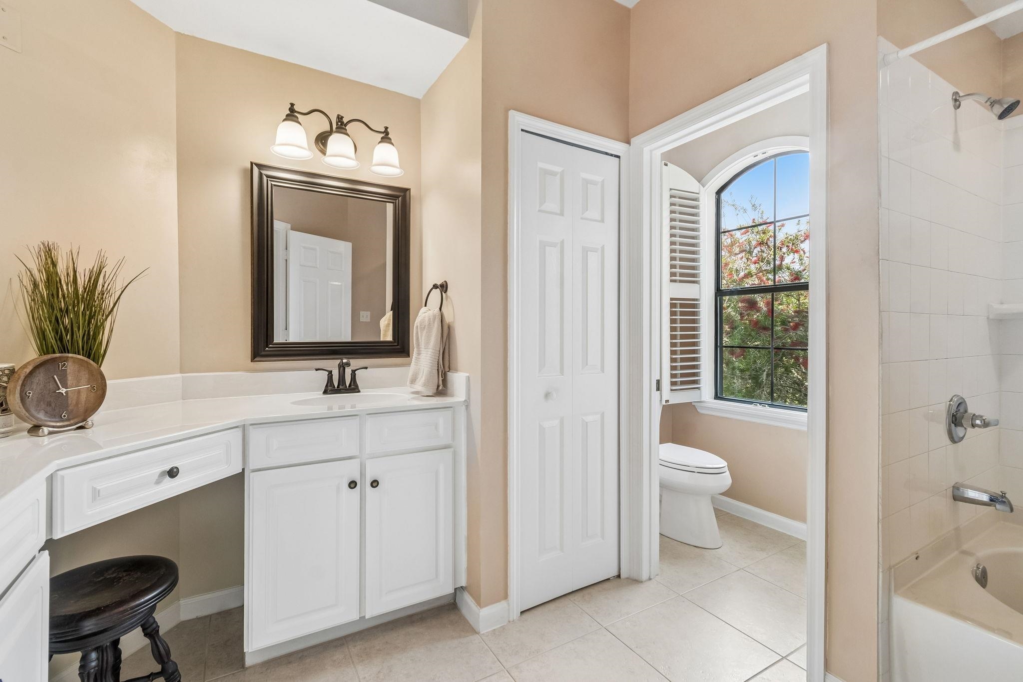 Image 33 of 92 For 4415 Serena Cir