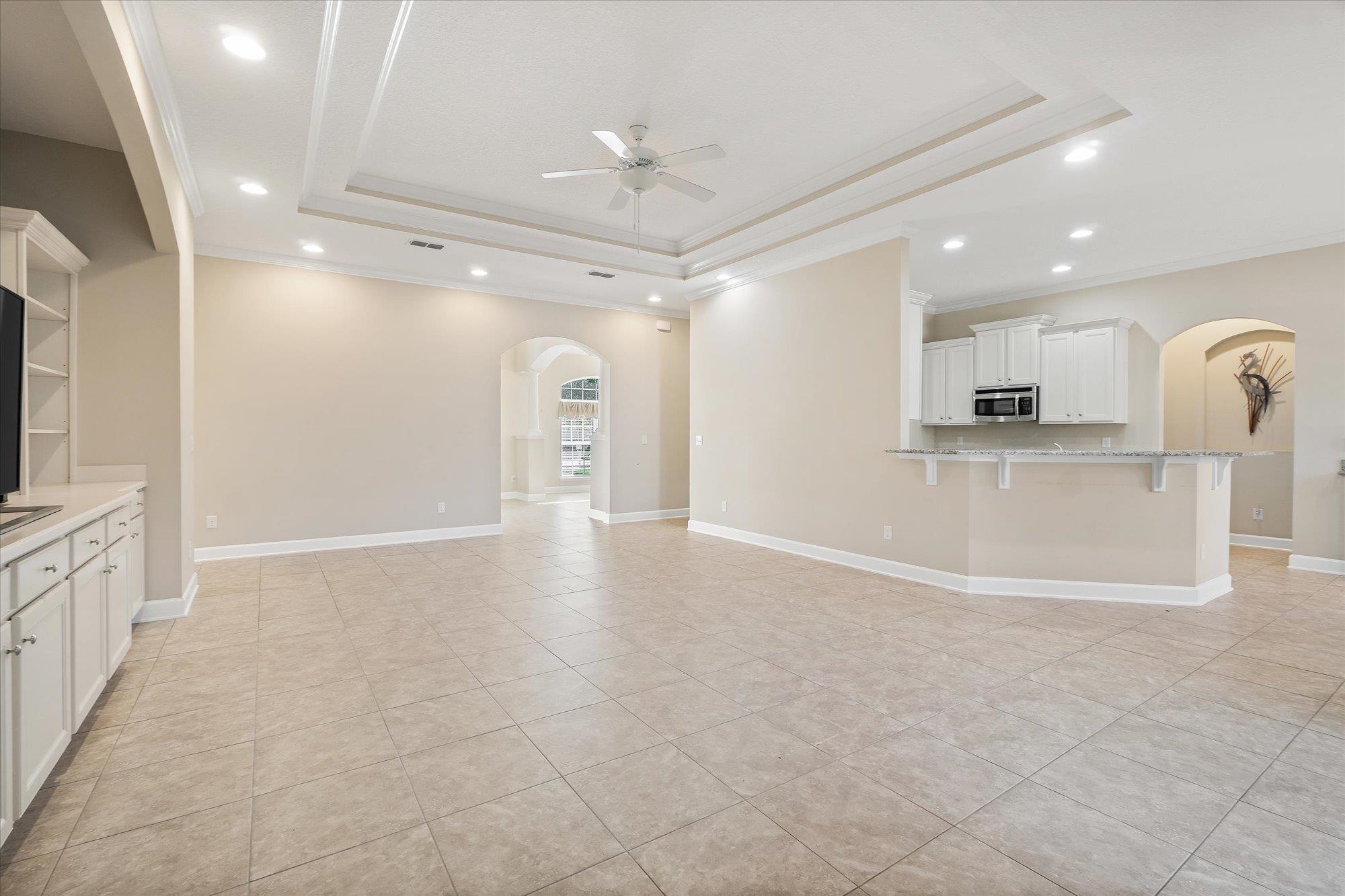 Image 13 of 53 For 751 Viscaya Blvd