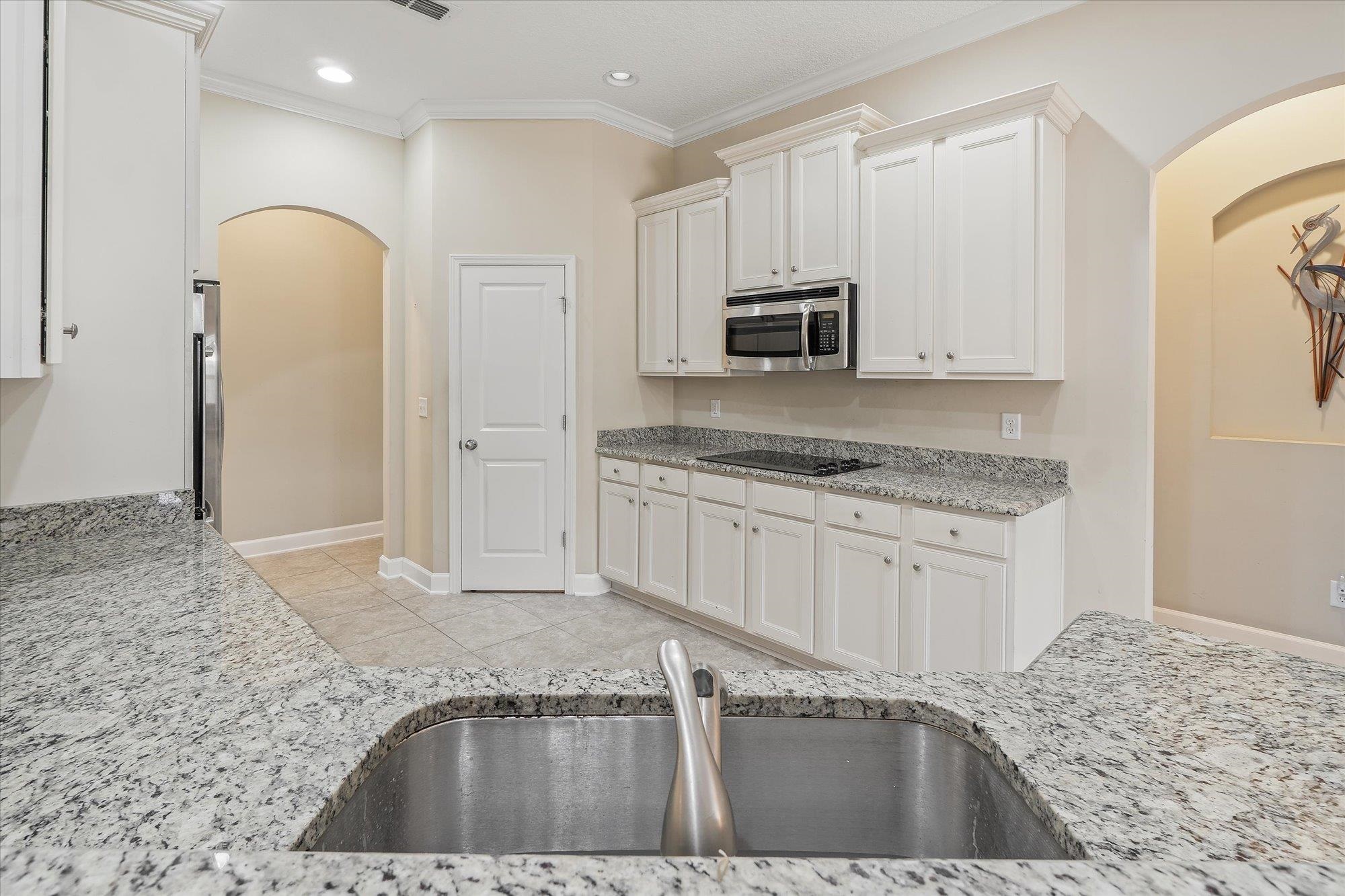 Image 15 of 53 For 751 Viscaya Blvd