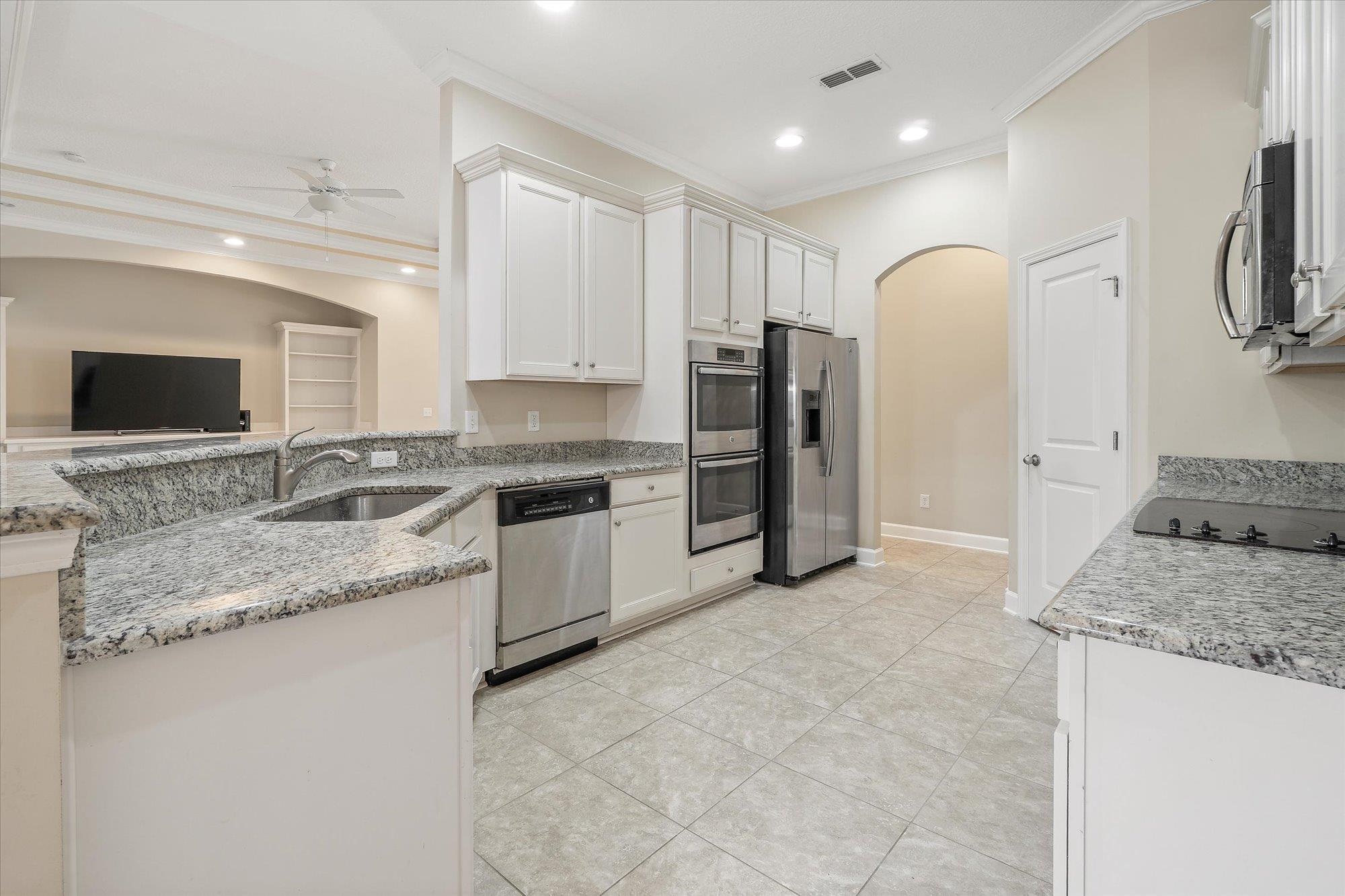 Image 17 of 53 For 751 Viscaya Blvd