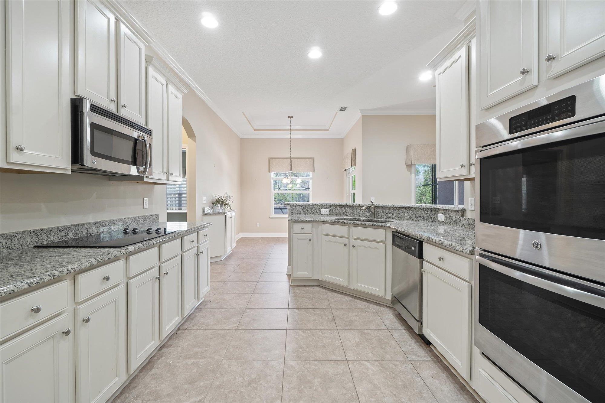 Image 18 of 53 For 751 Viscaya Blvd