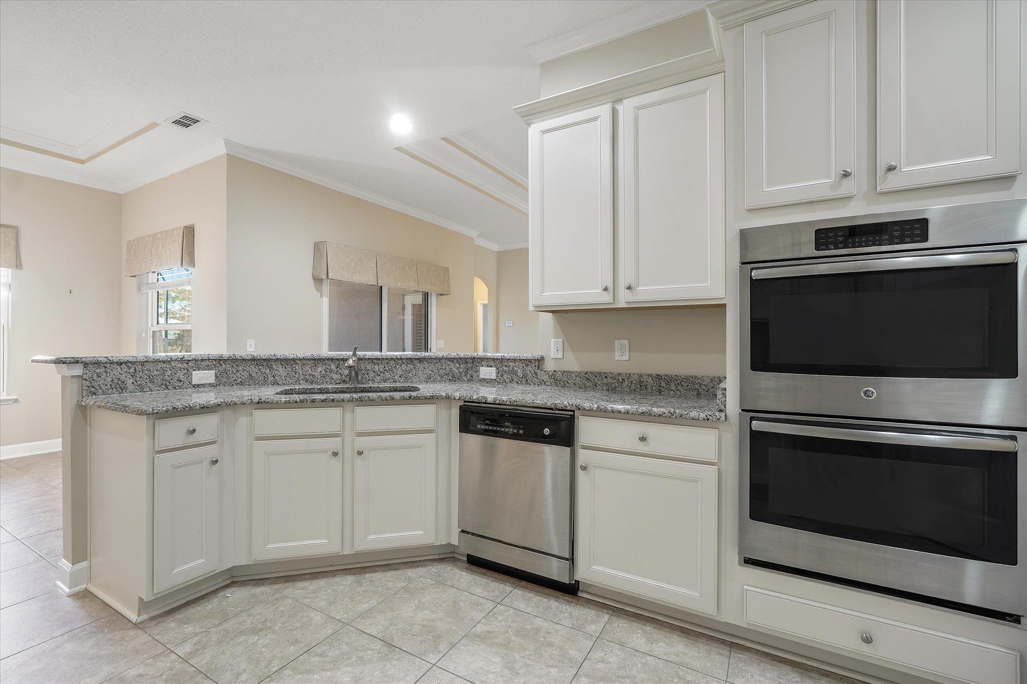 Image 19 of 53 For 751 Viscaya Blvd