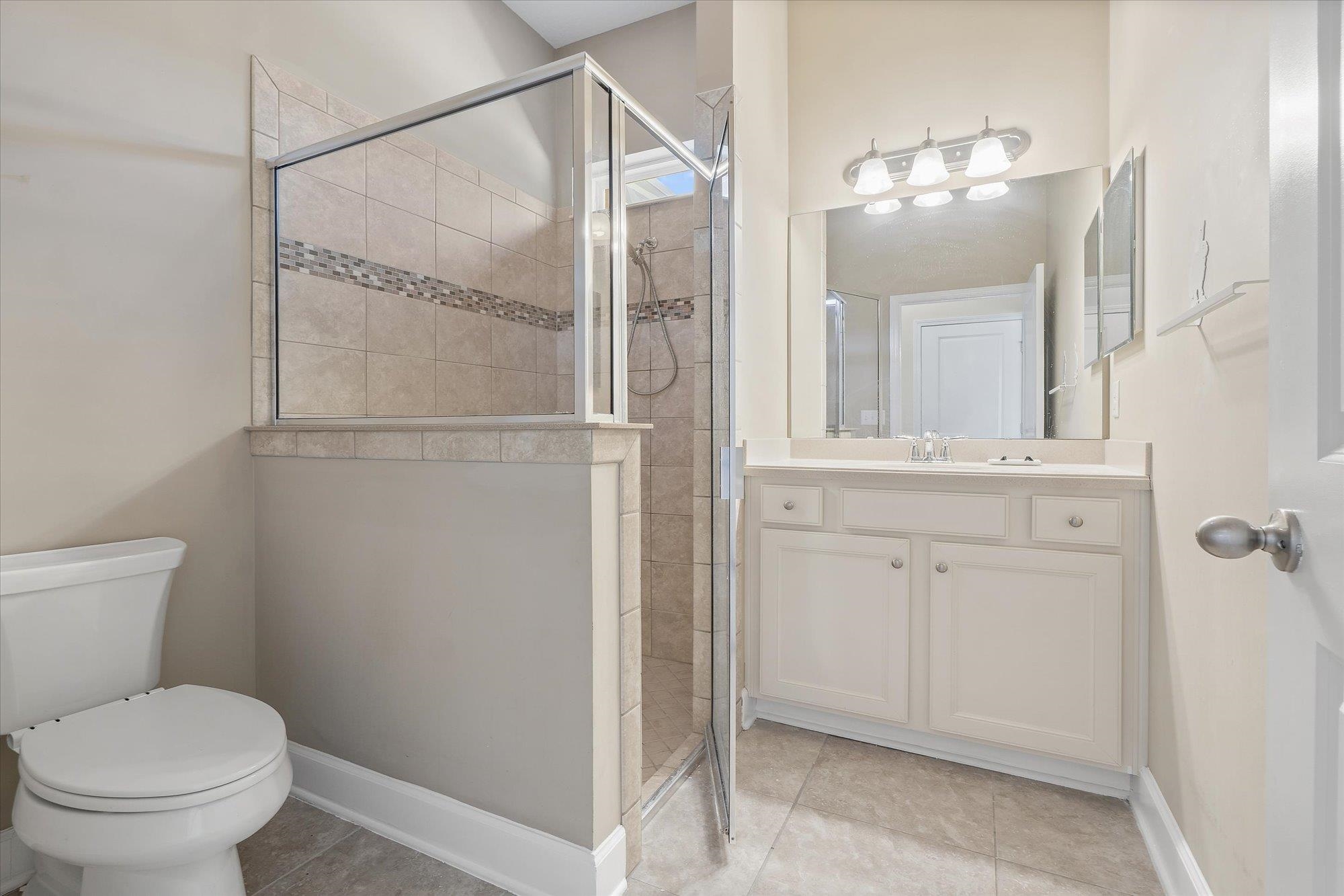 Image 21 of 53 For 751 Viscaya Blvd