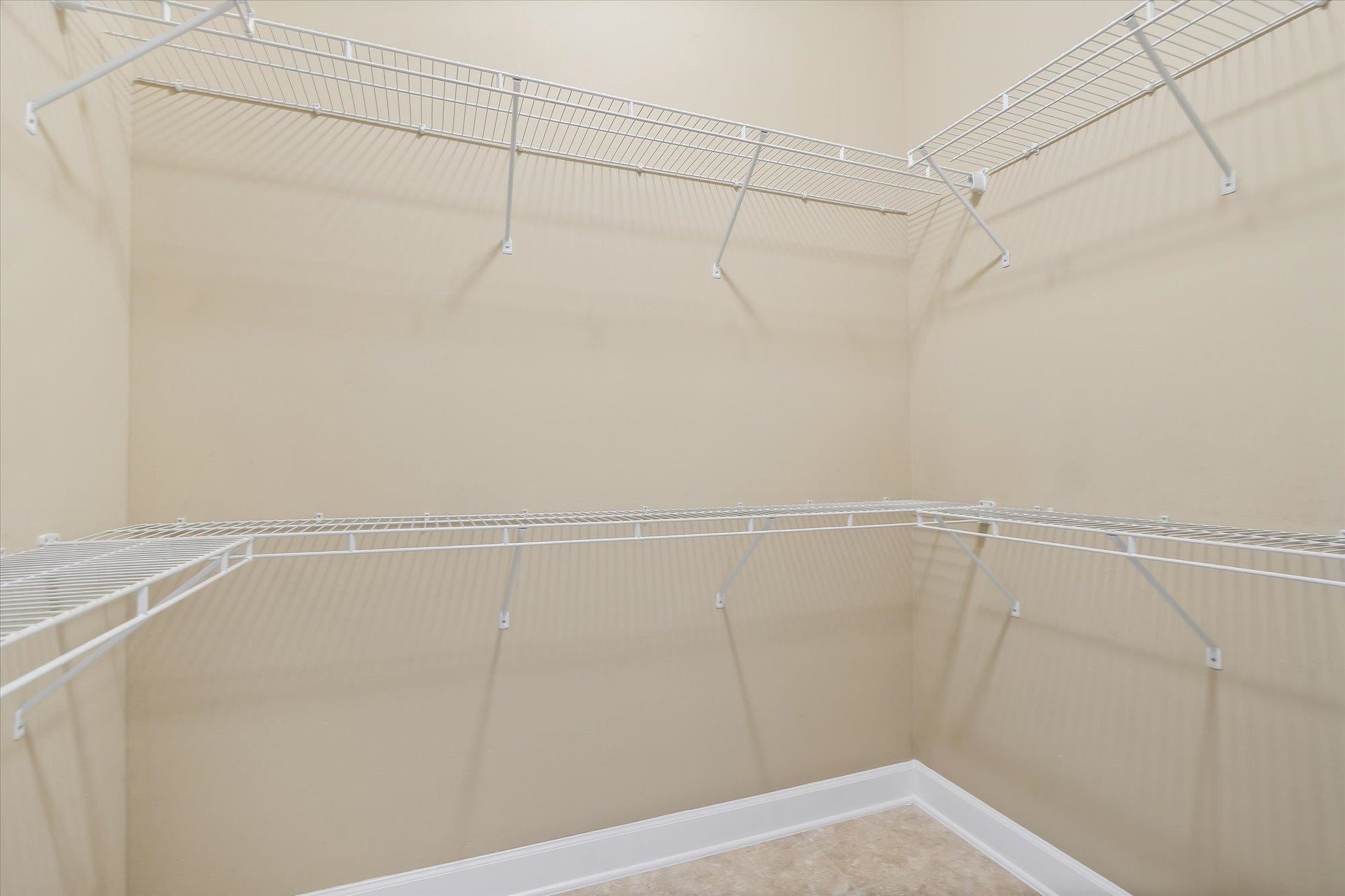 Image 25 of 53 For 751 Viscaya Blvd