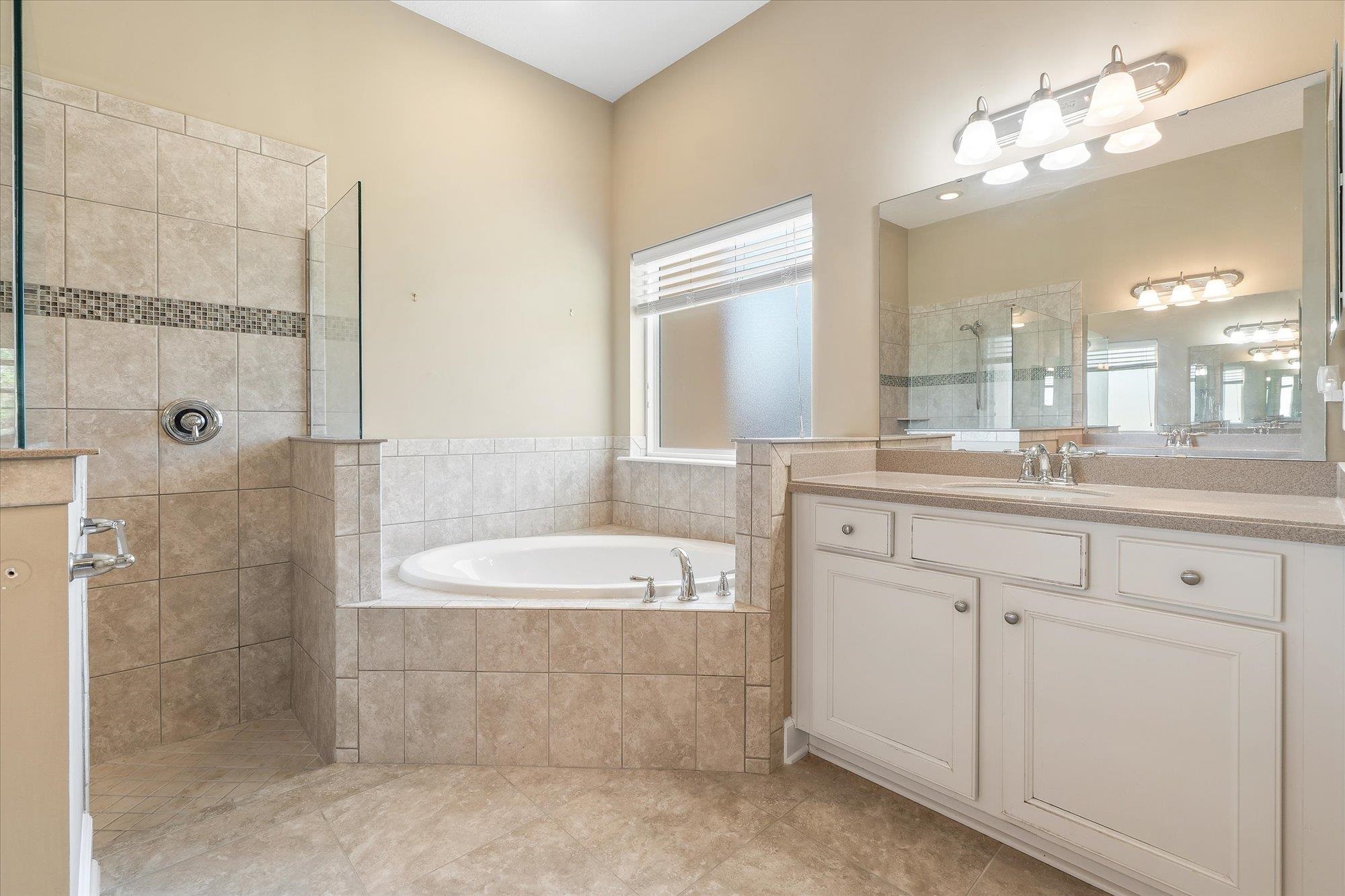 Image 27 of 53 For 751 Viscaya Blvd