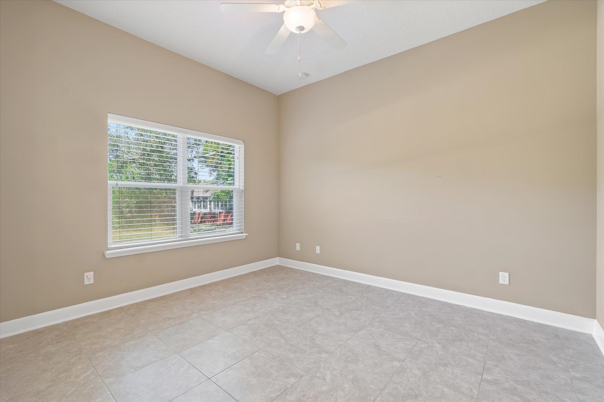 Image 32 of 53 For 751 Viscaya Blvd