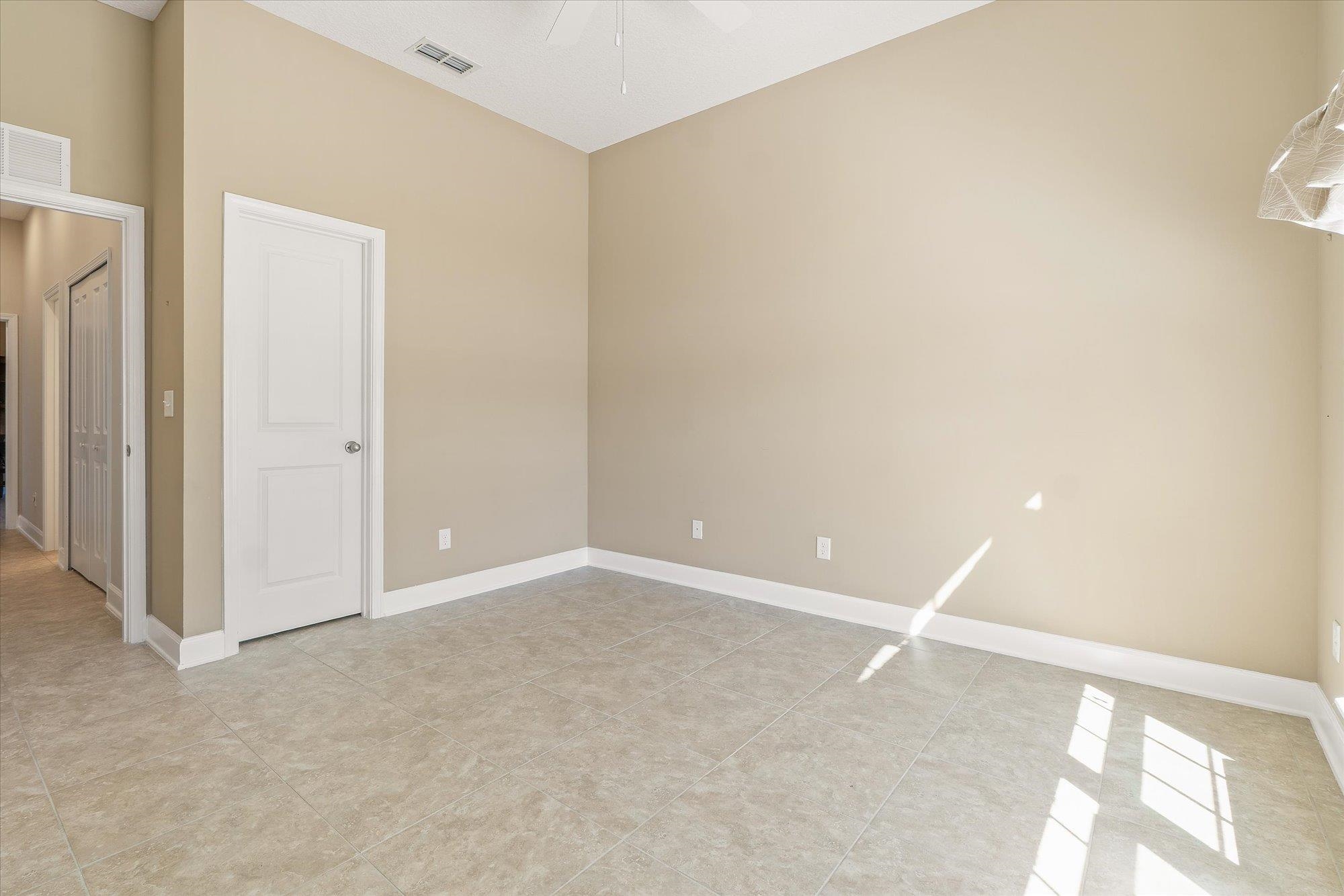 Image 33 of 53 For 751 Viscaya Blvd