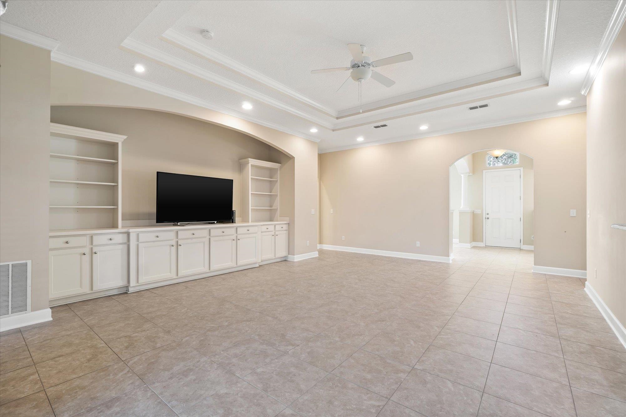 Image 9 of 53 For 751 Viscaya Blvd