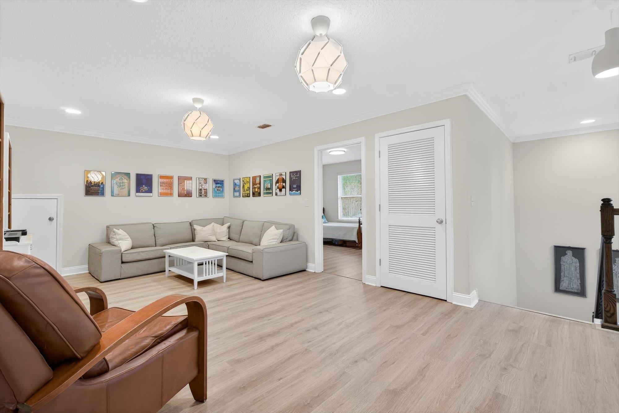 Image 26 of 54 For 111 Midway Park Dr