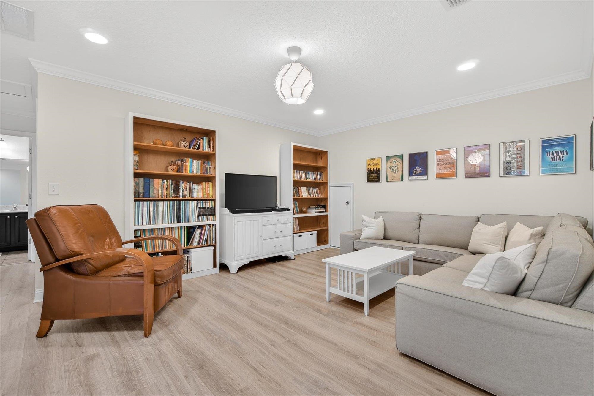 Image 28 of 54 For 111 Midway Park Dr