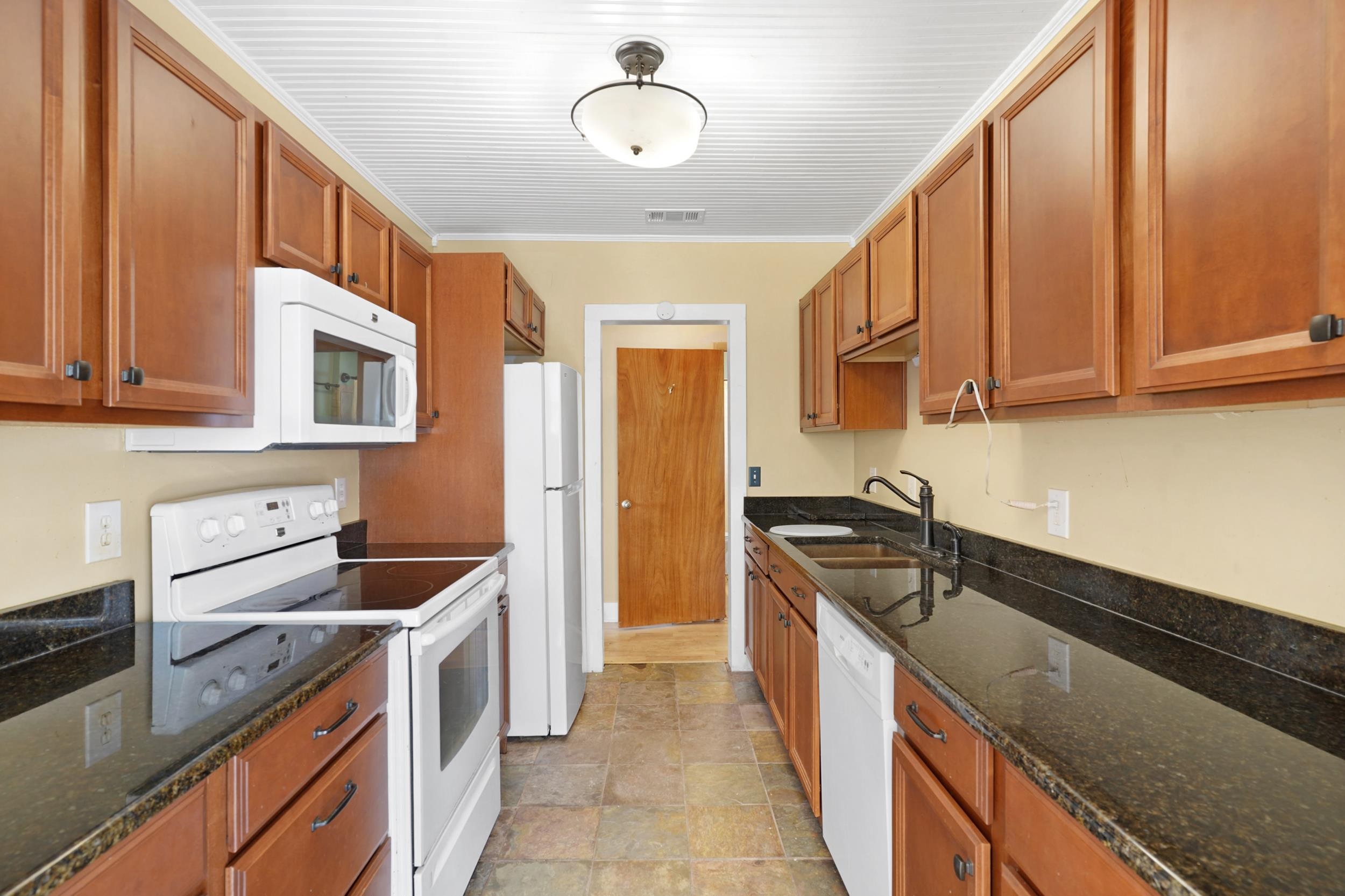 Image 13 of 34 For 132 Washington St