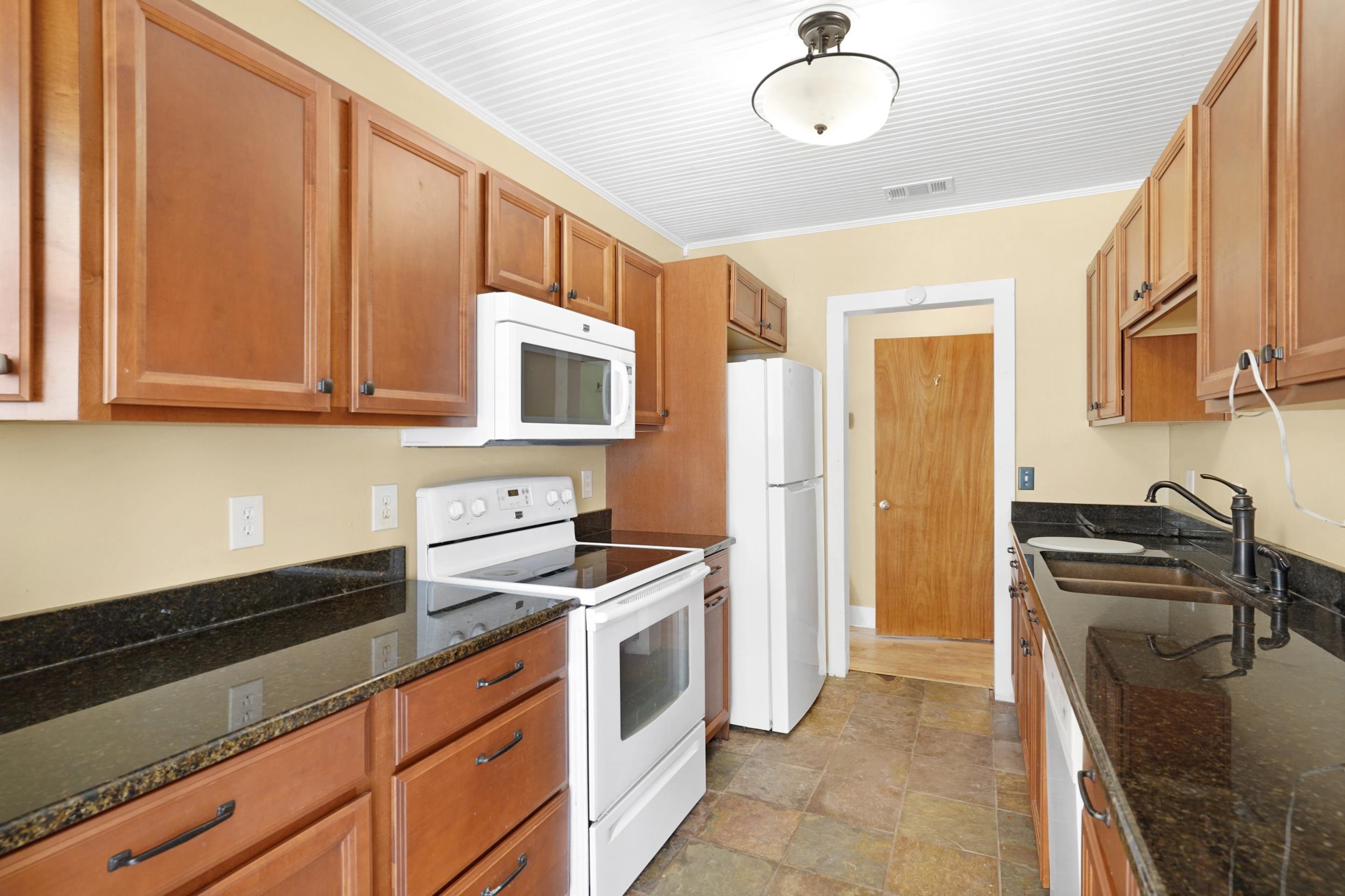 Image 14 of 34 For 132 Washington St