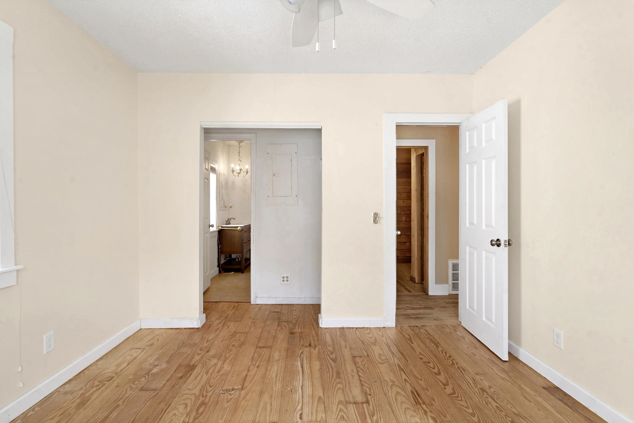 Image 17 of 34 For 132 Washington St