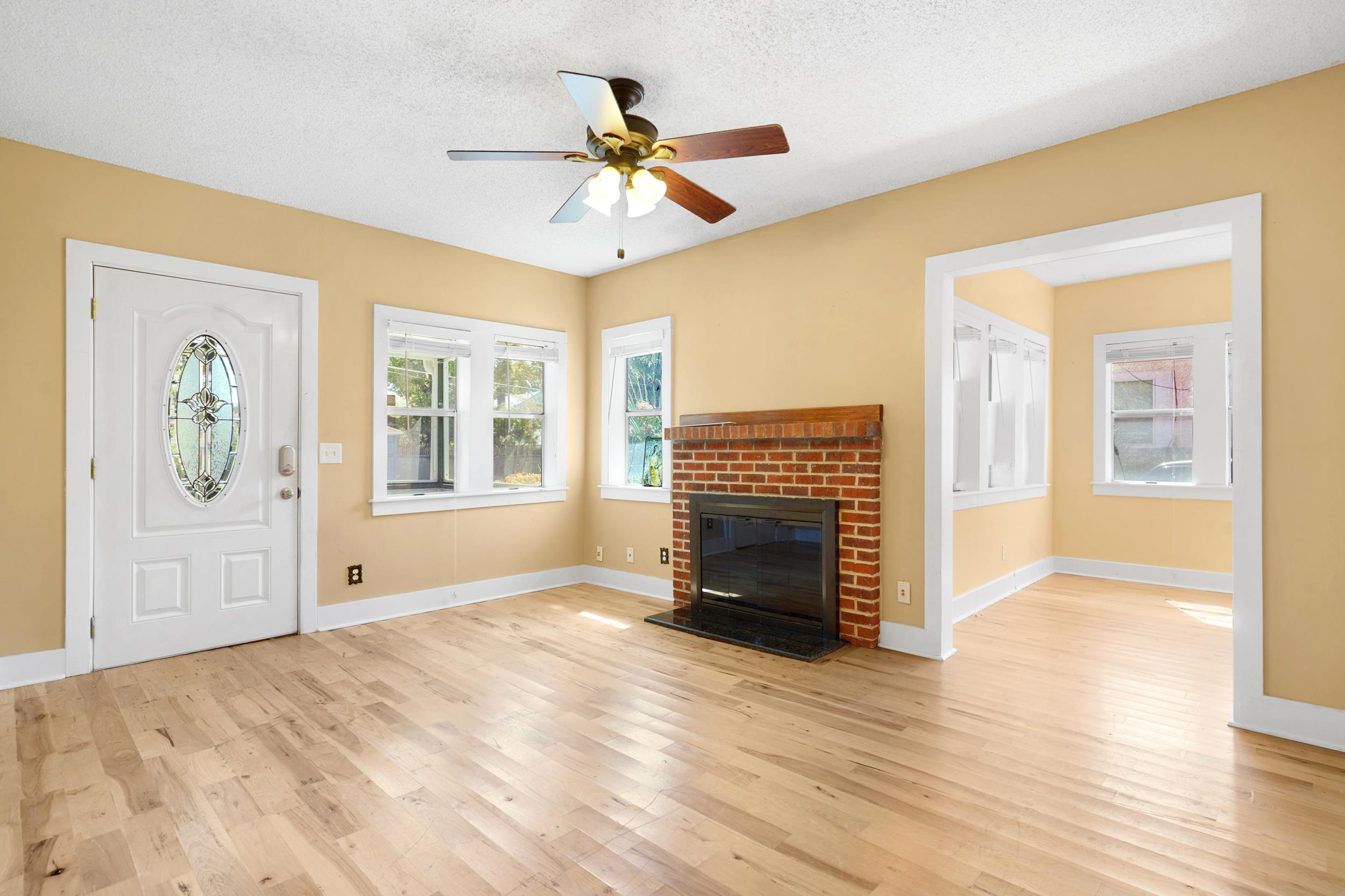 Image 5 of 34 For 132 Washington St