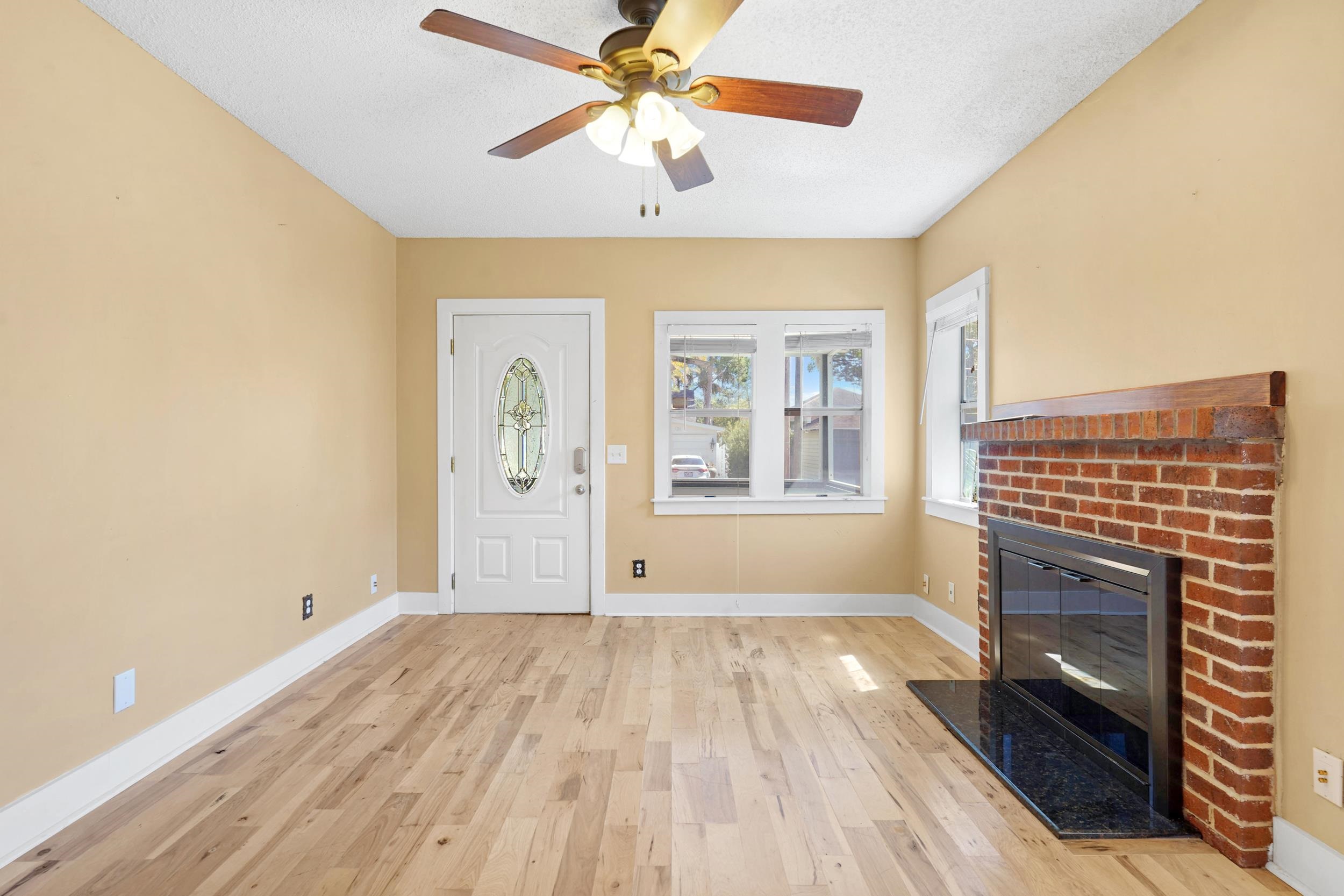 Image 8 of 34 For 132 Washington St