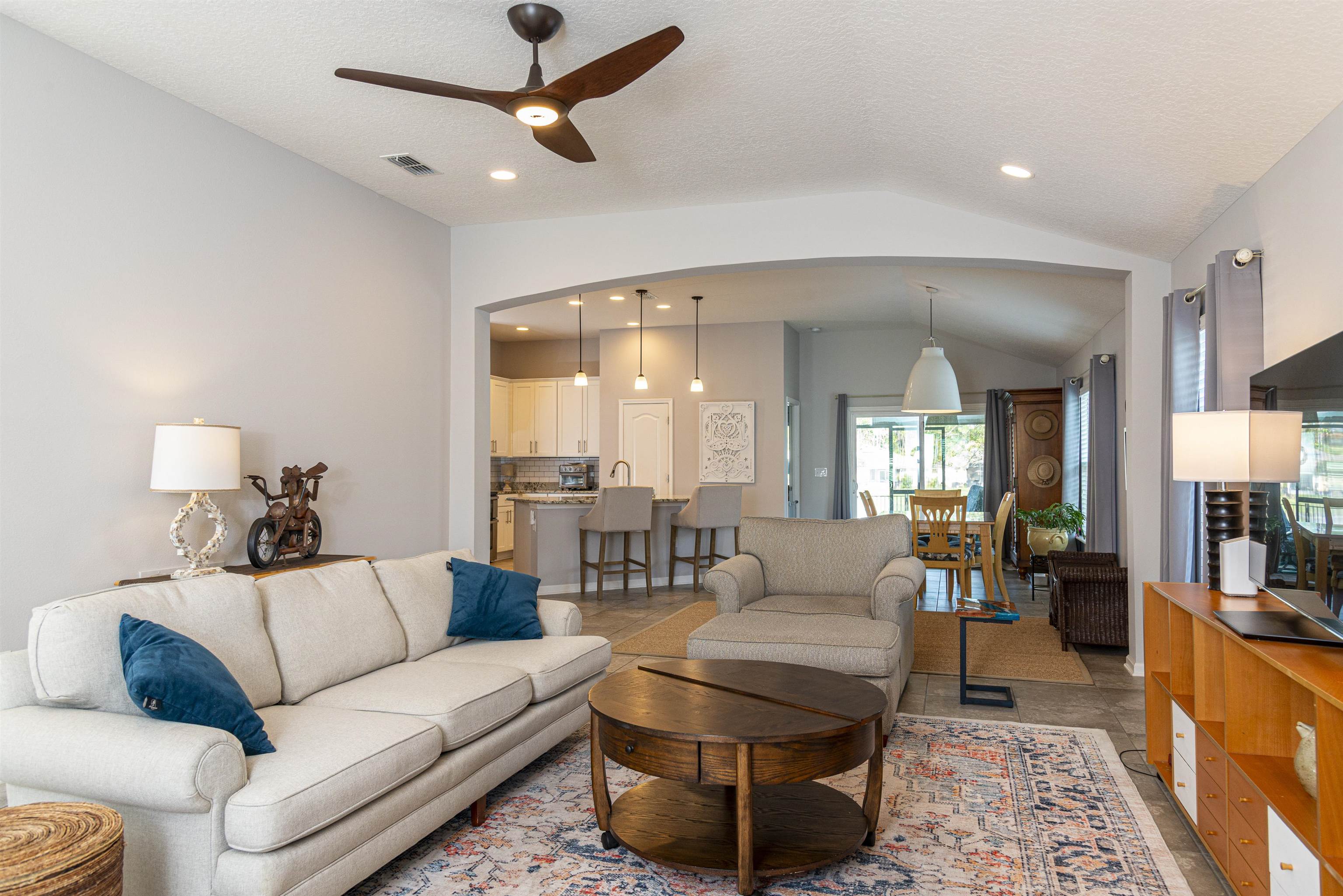 Image 2 of 34 For 85 Amia Drive