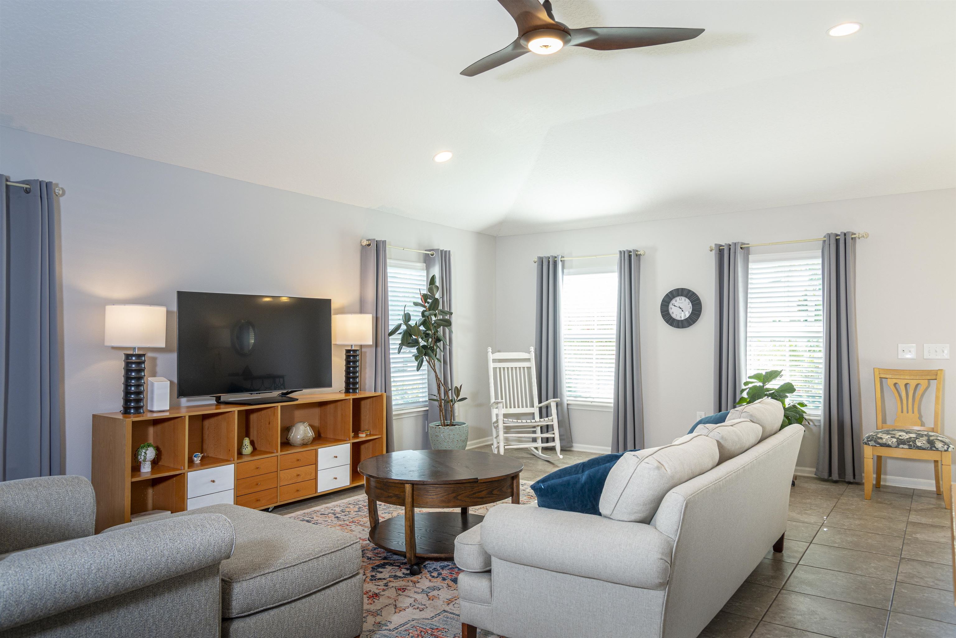 Image 3 of 34 For 85 Amia Drive