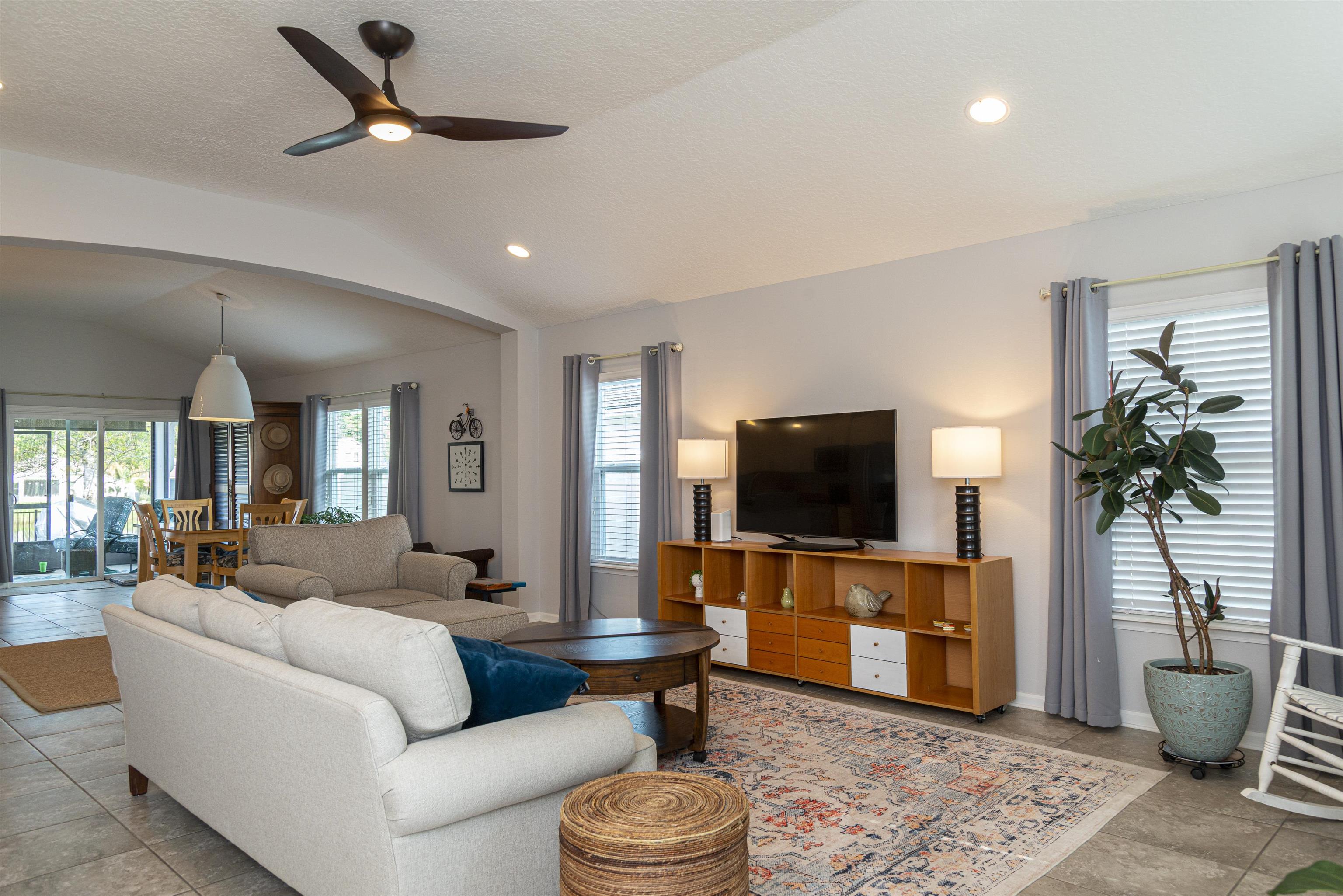 Image 4 of 34 For 85 Amia Drive