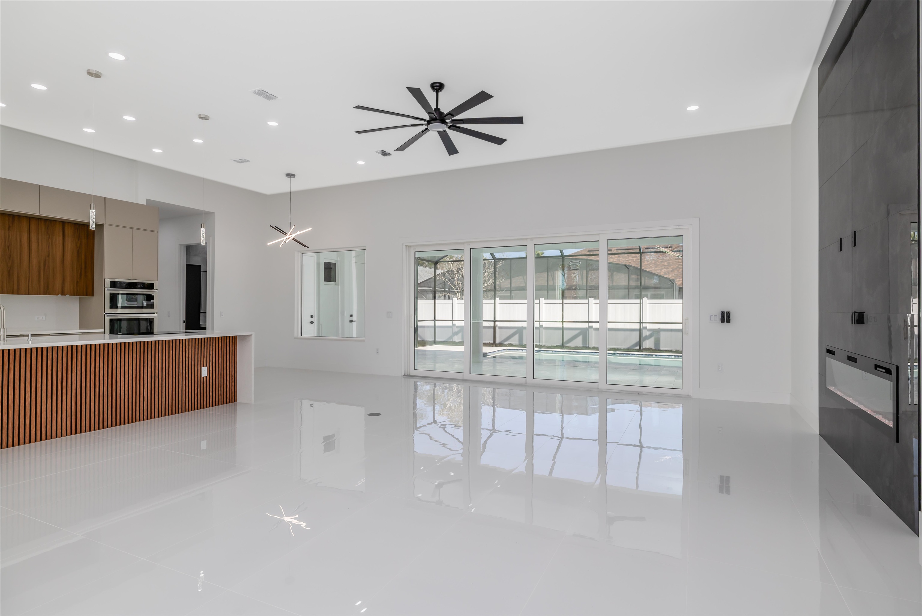 Image 10 of 42 For 13 Edith Ln  