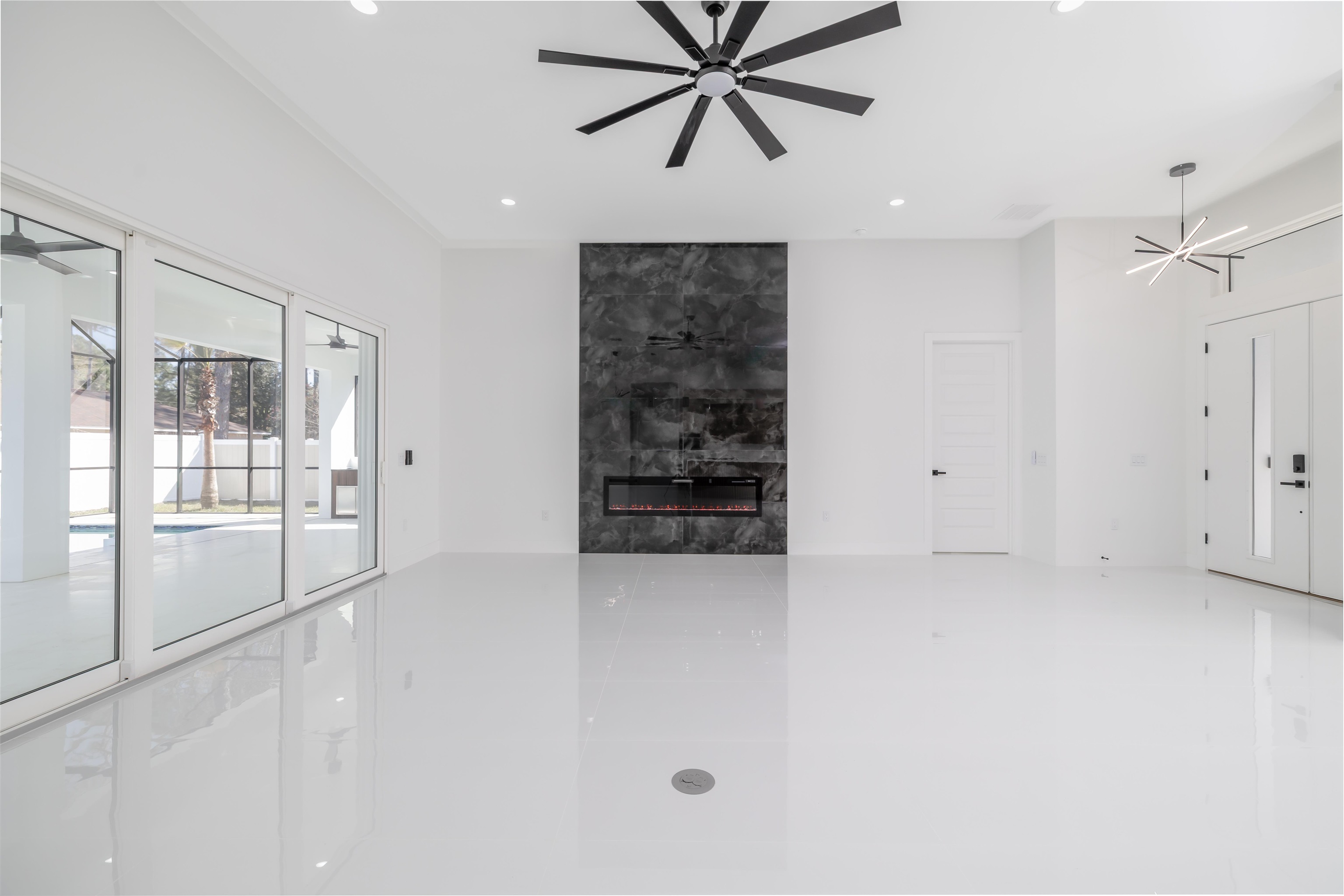 Image 17 of 42 For 13 Edith Ln  