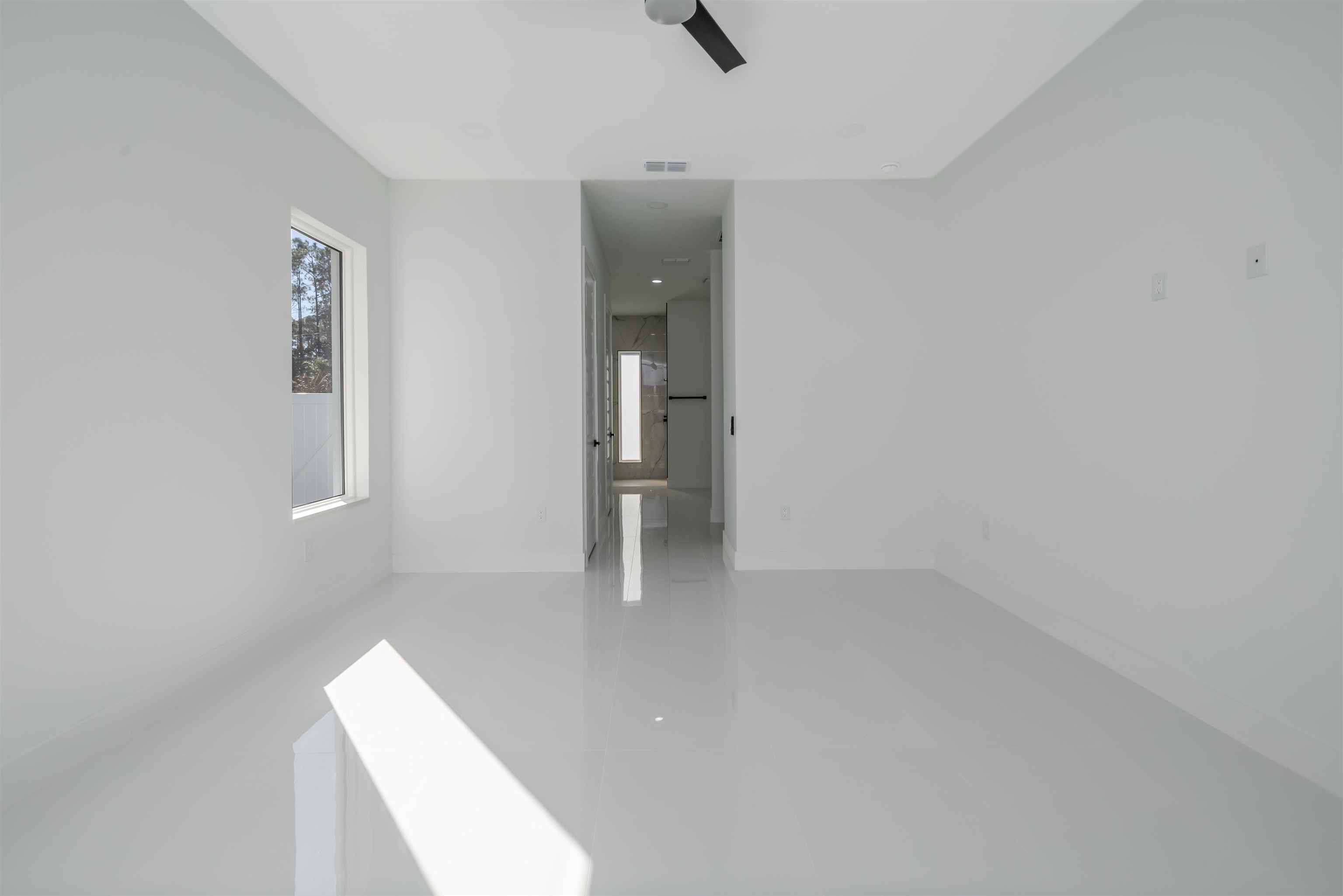 Image 23 of 42 For 13 Edith Ln  