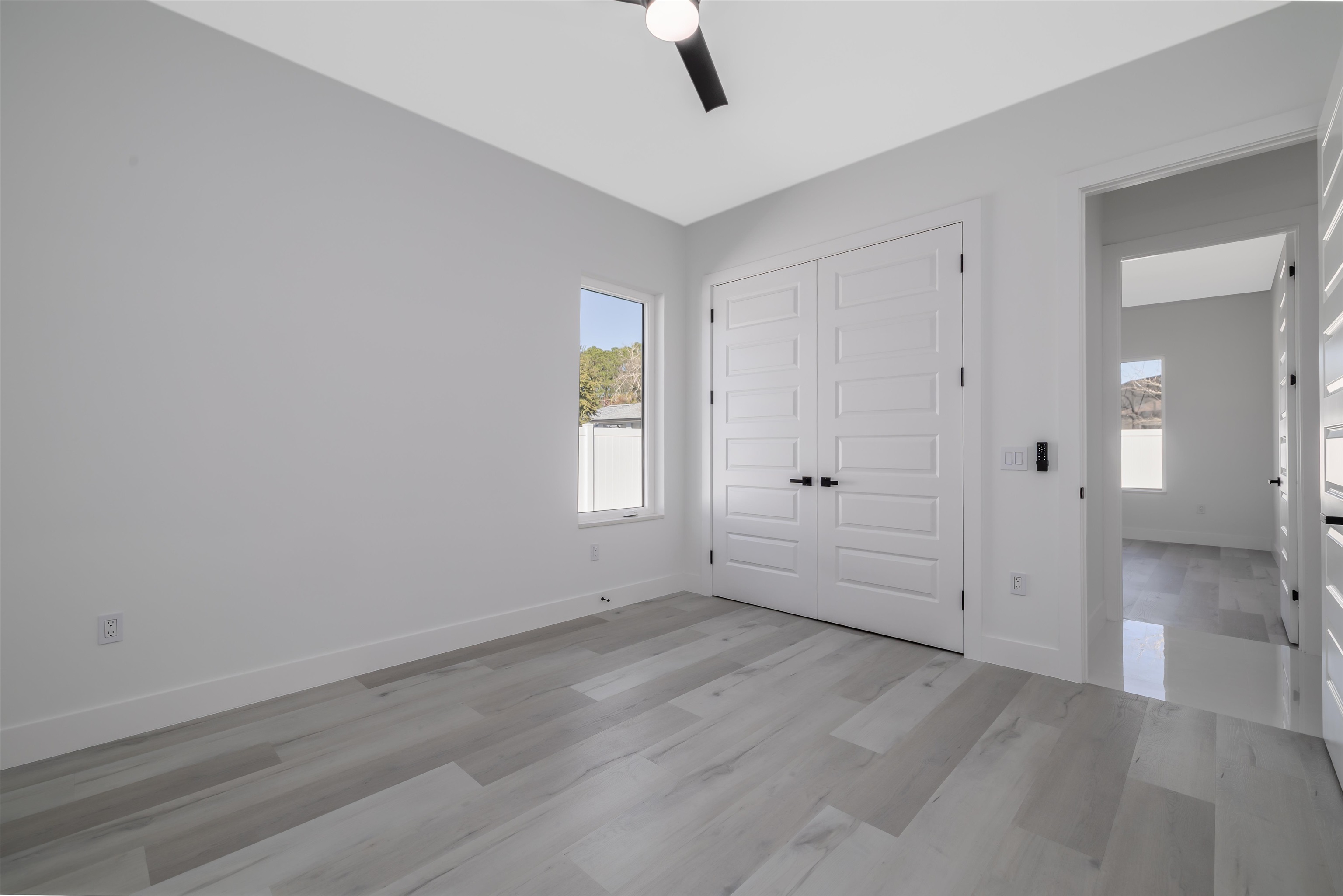 Image 29 of 42 For 13 Edith Ln  