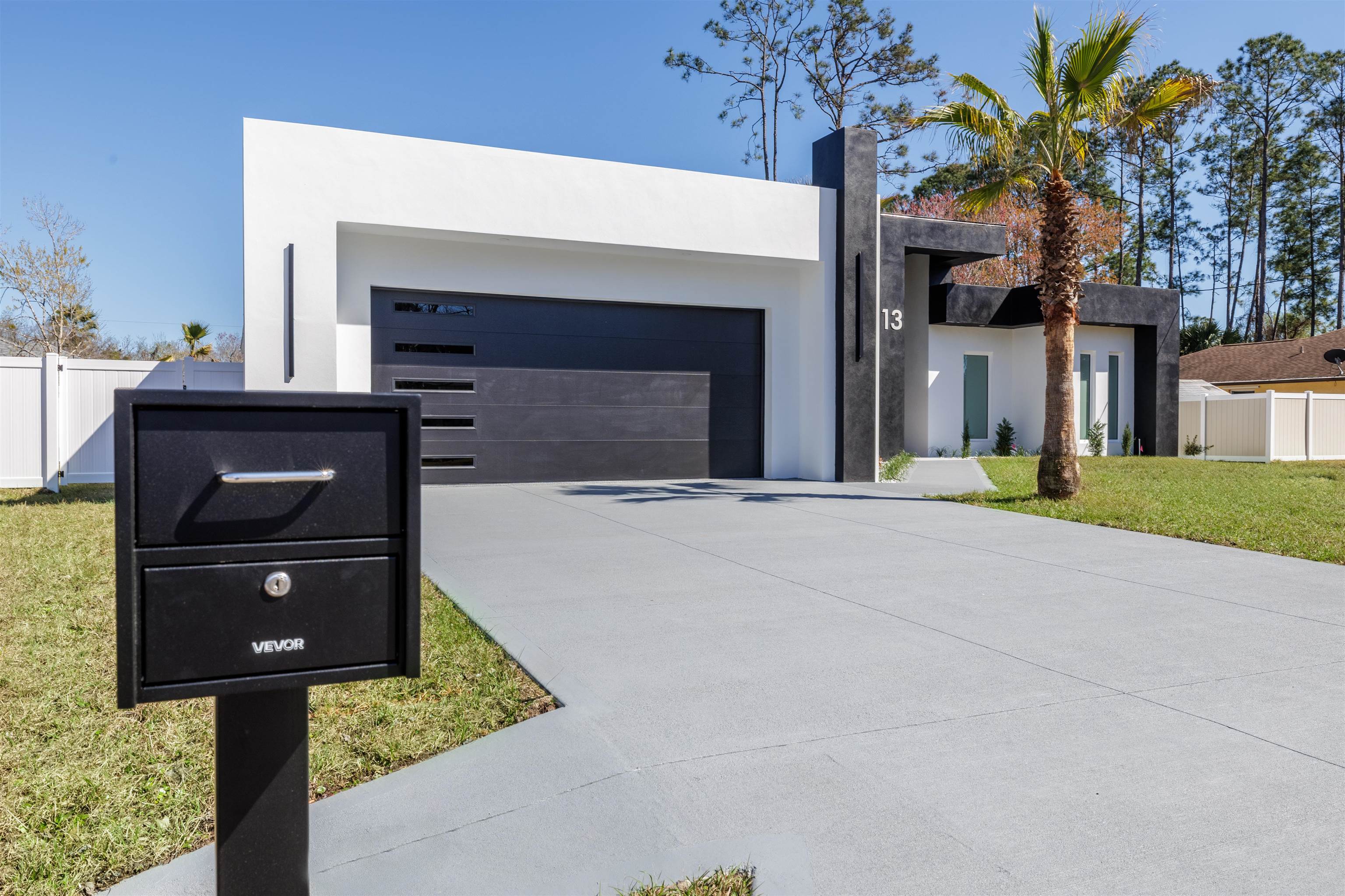 Image 3 of 42 For 13 Edith Ln  