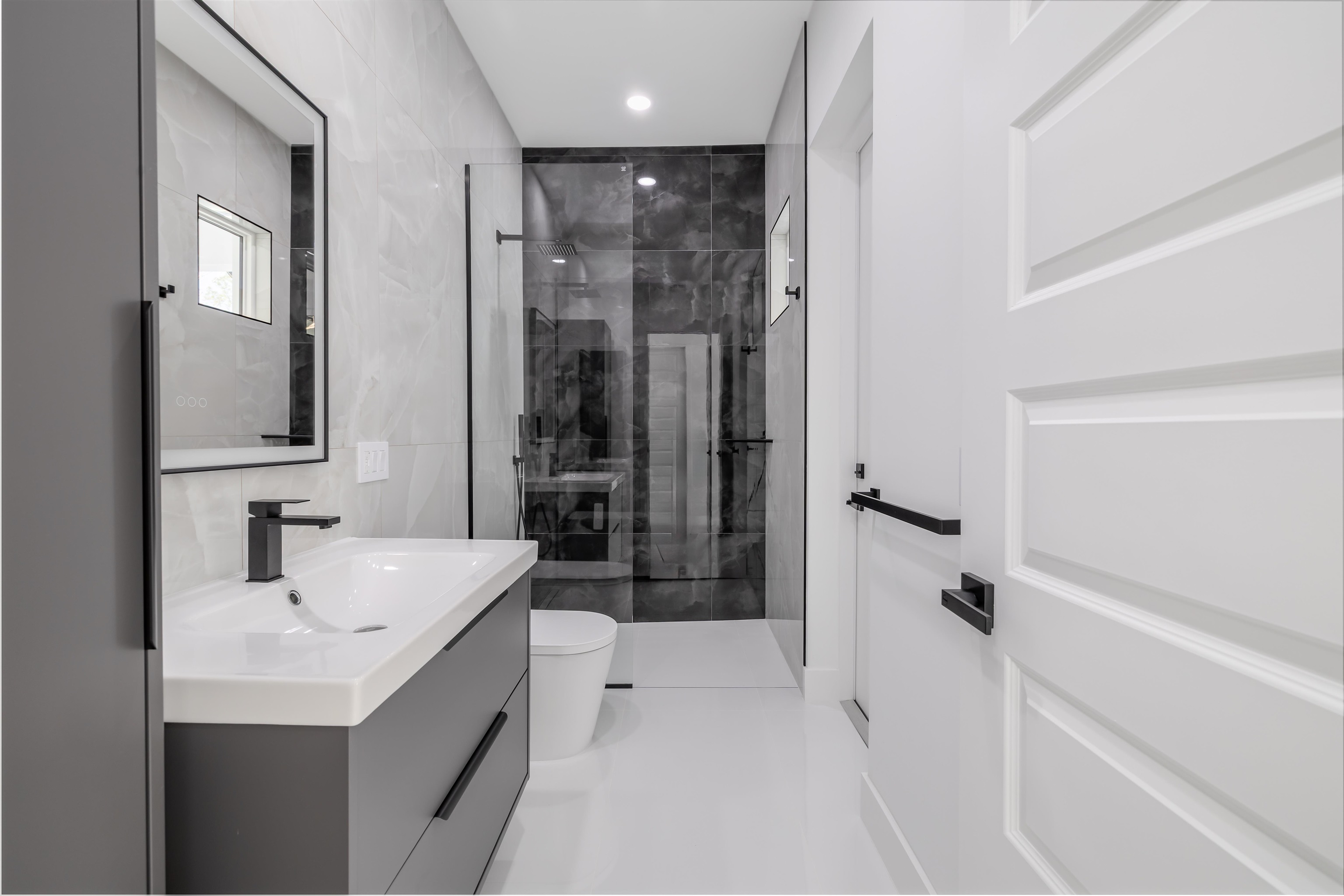 Image 30 of 42 For 13 Edith Ln  