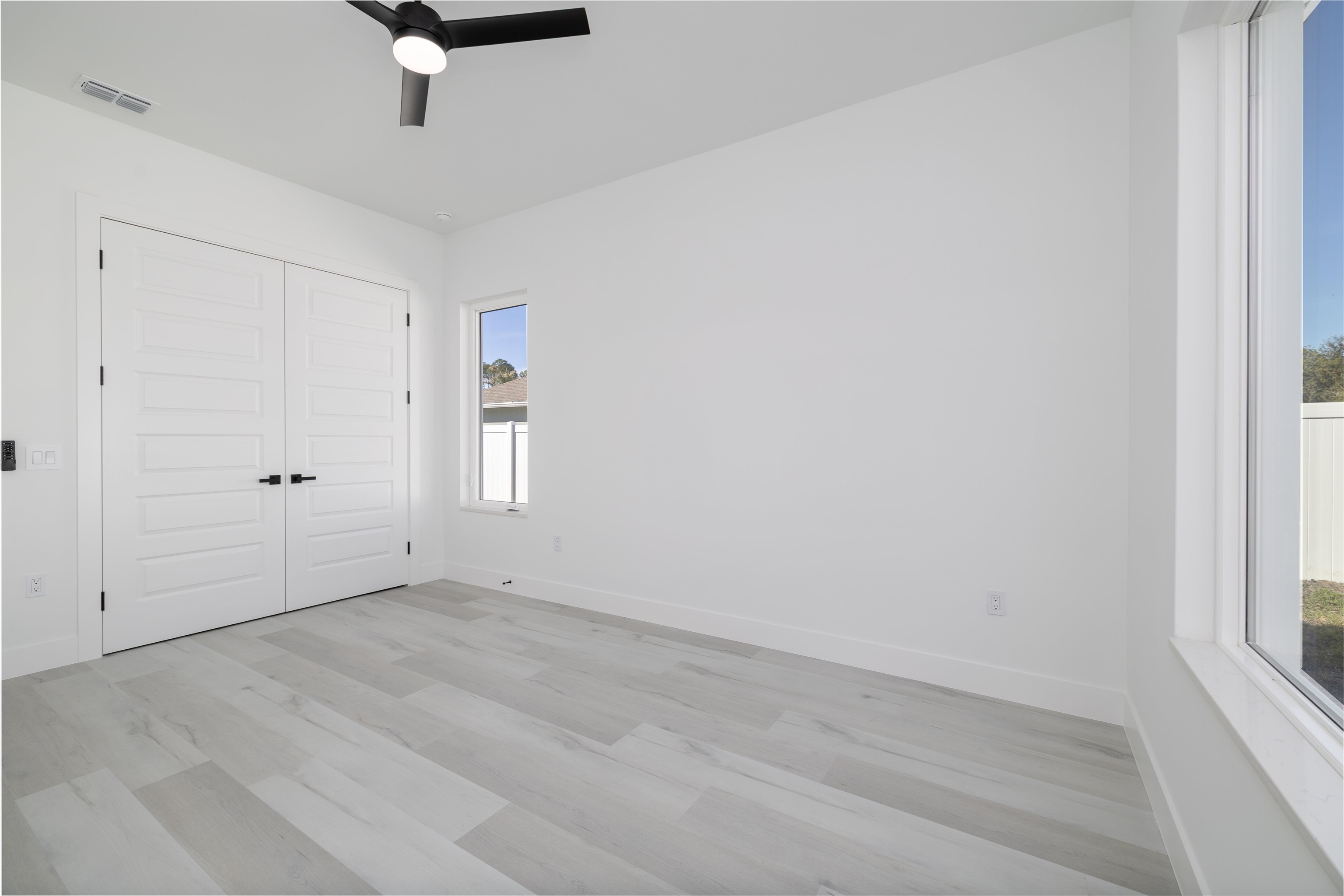 Image 31 of 42 For 13 Edith Ln  