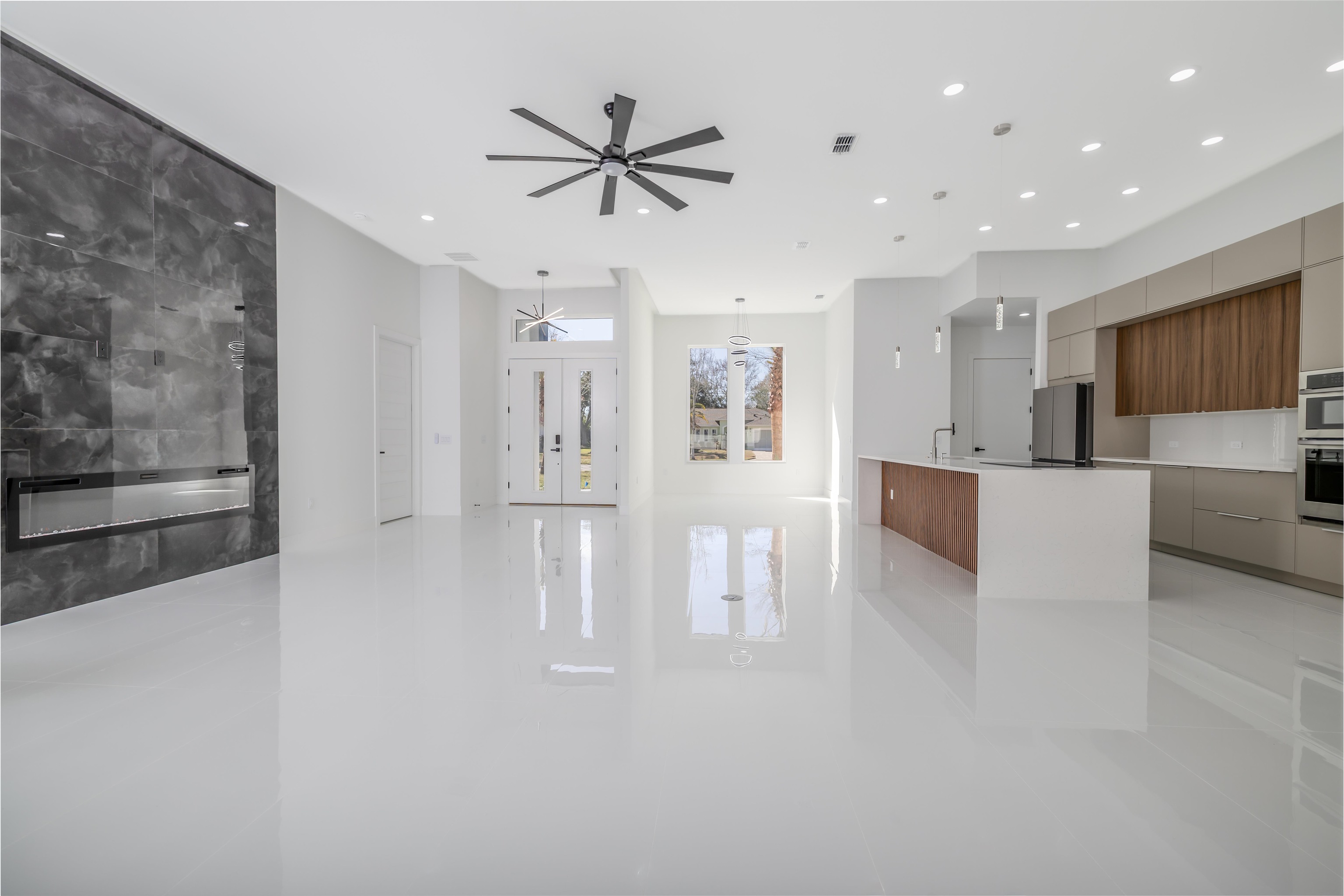 Image 32 of 42 For 13 Edith Ln  