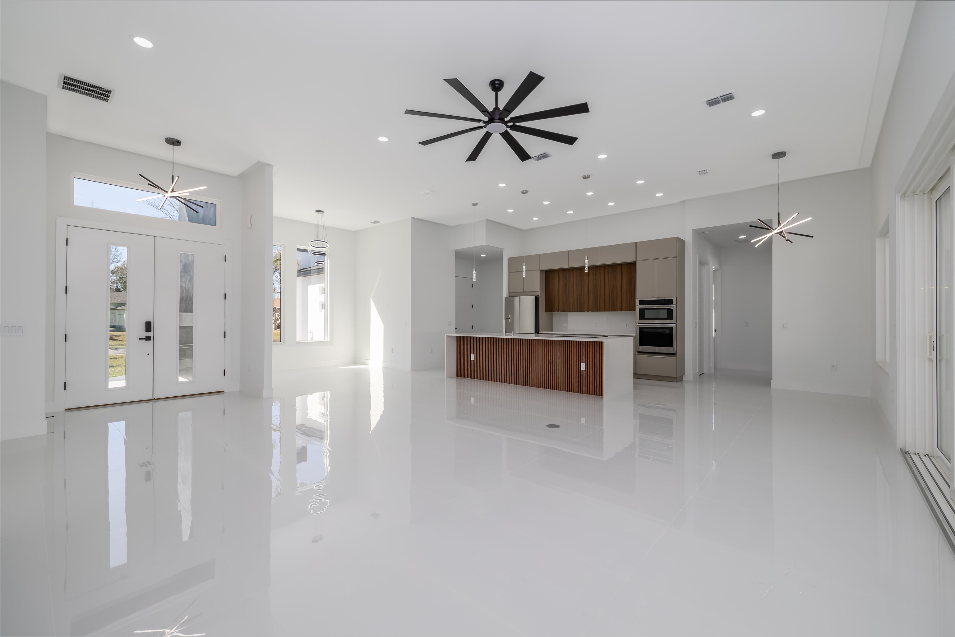 Image 8 of 42 For 13 Edith Ln  