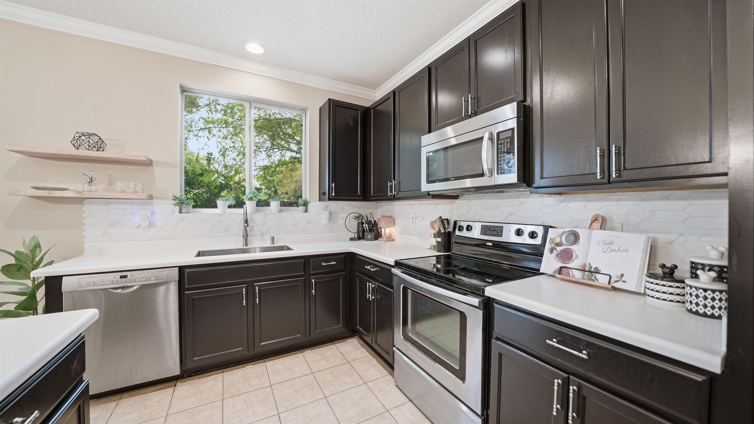 Image 10 of 55 For 448 Bostwick Cir