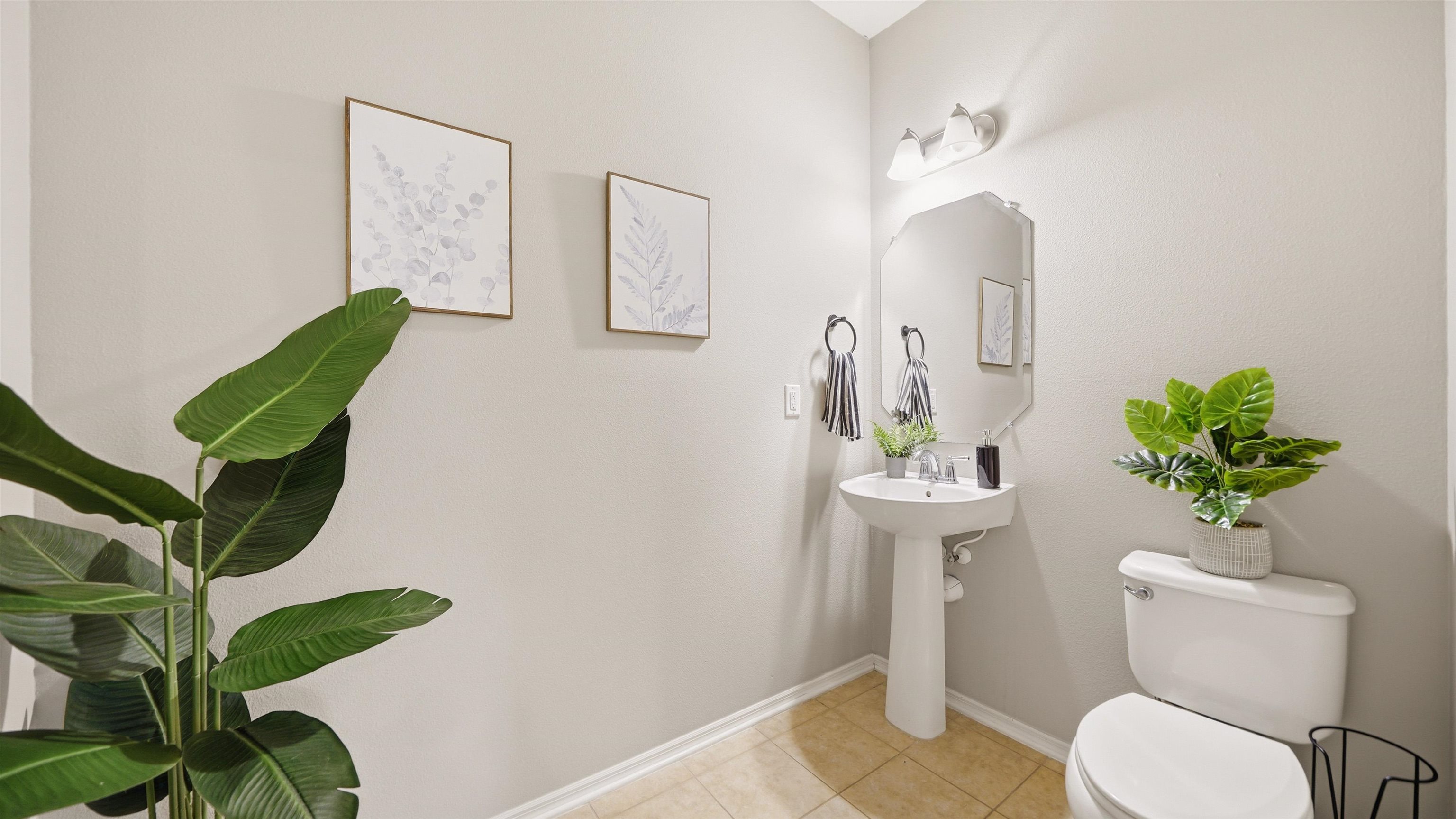 Image 23 of 55 For 448 Bostwick Cir