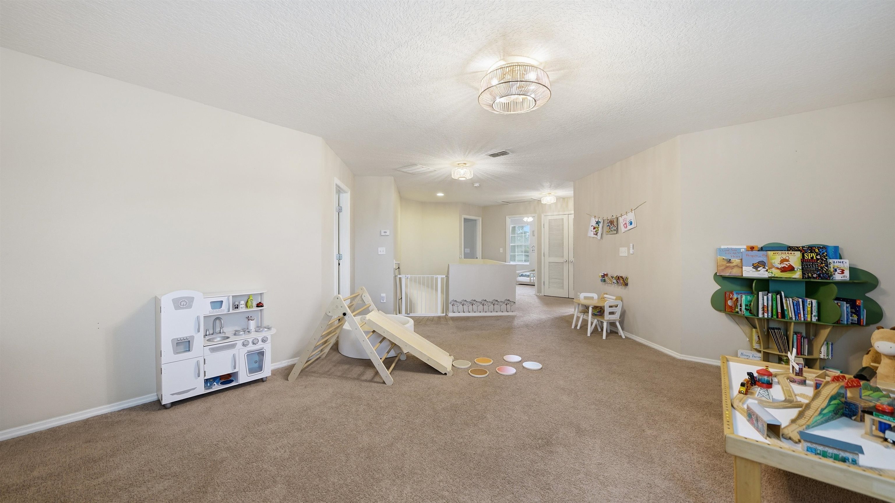 Image 28 of 55 For 448 Bostwick Cir