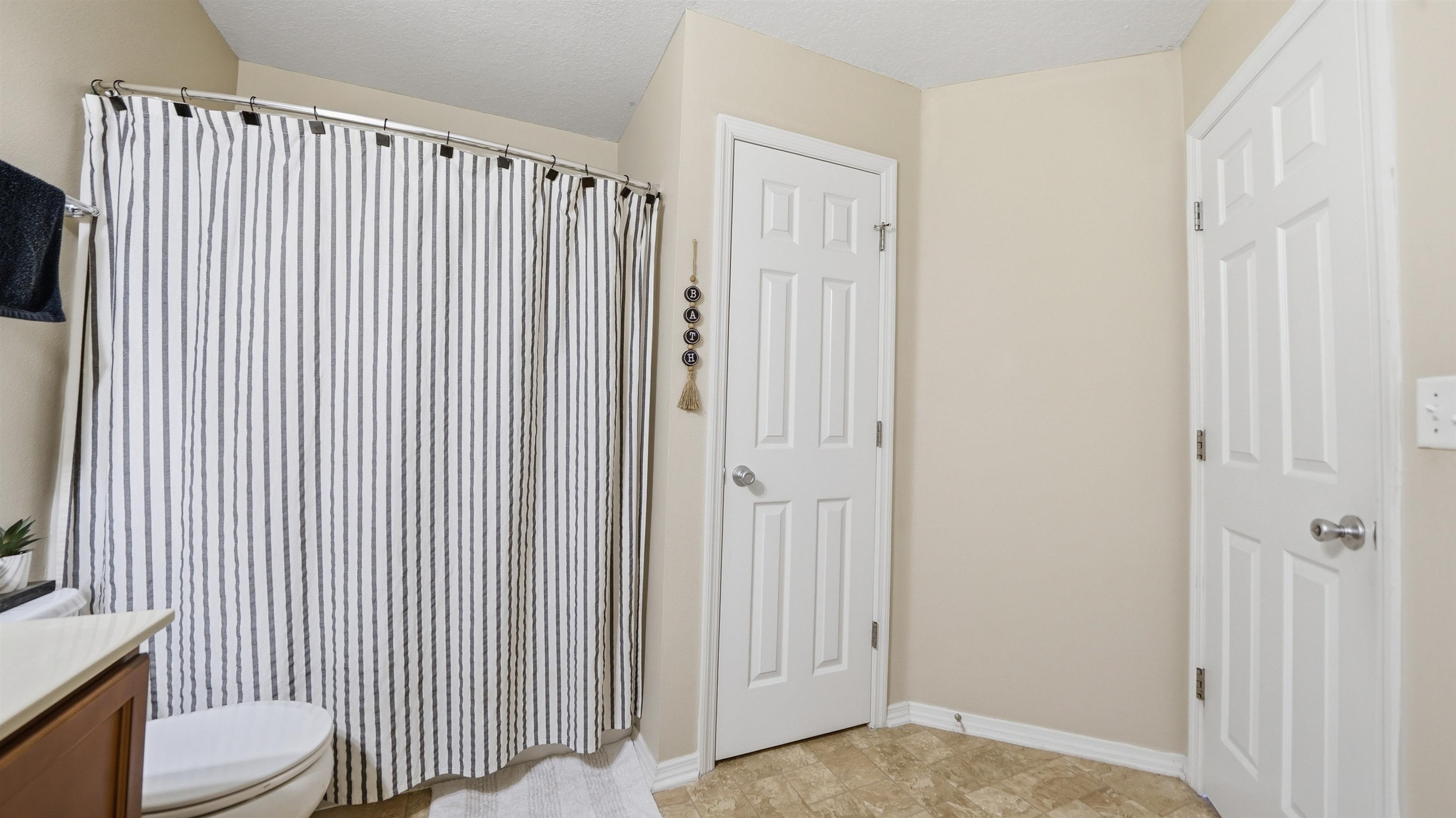 Image 41 of 55 For 448 Bostwick Cir