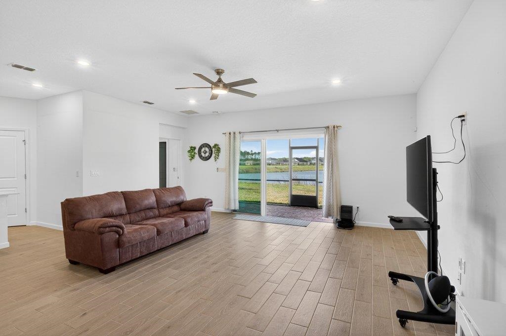 Image 12 of 43 For 210 White Rabbit Run