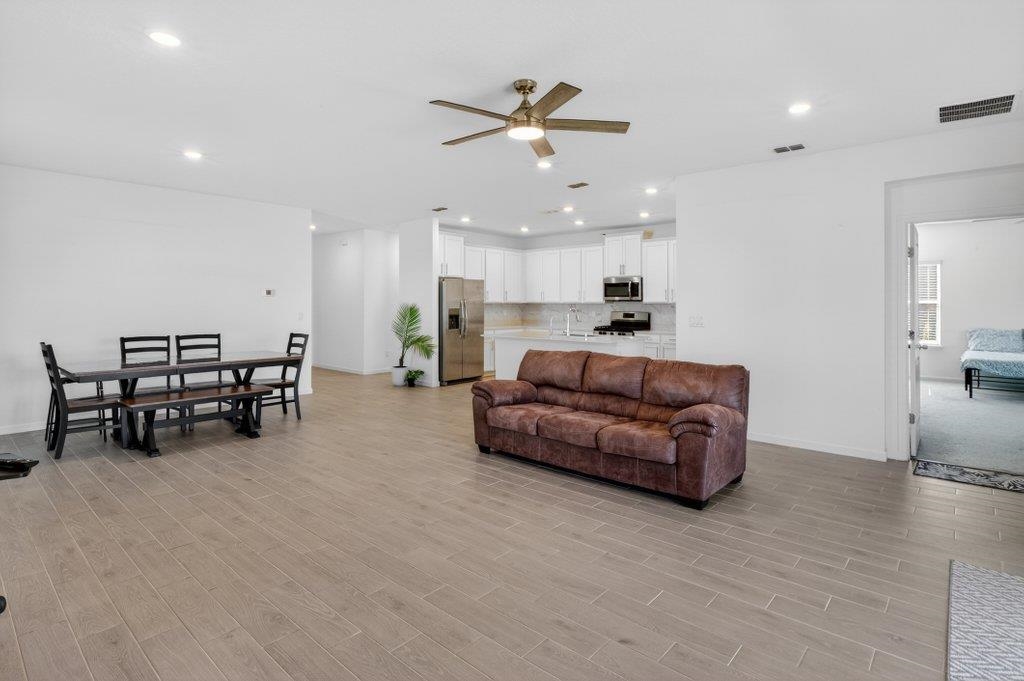 Image 13 of 43 For 210 White Rabbit Run