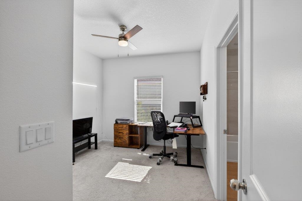 Image 23 of 43 For 210 White Rabbit Run