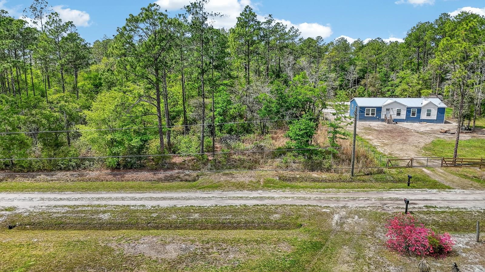 Image 4 of 25 For 10065 Hennessey Ave