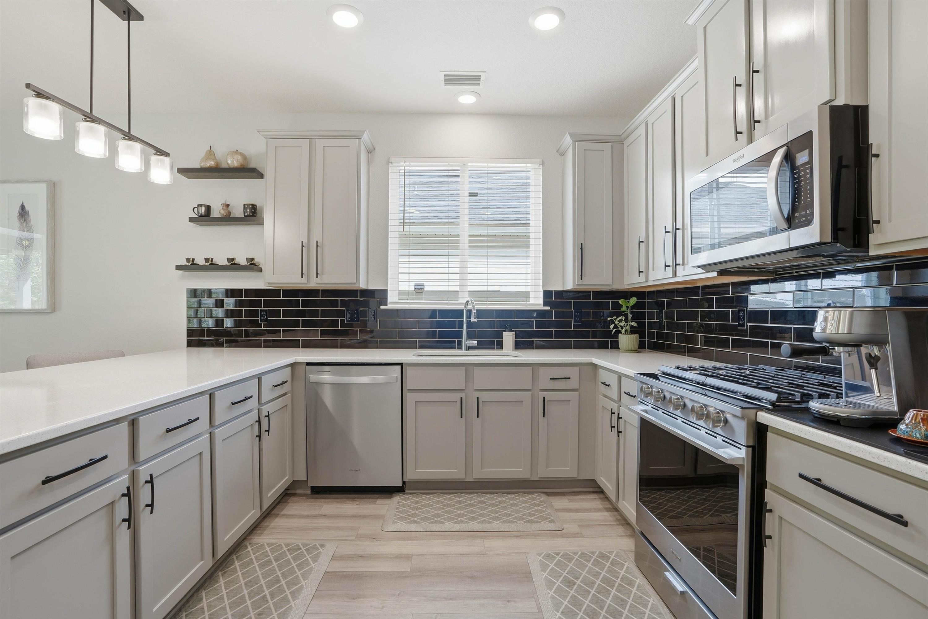 Image 12 of 46 For 13776 Brookwater Dr