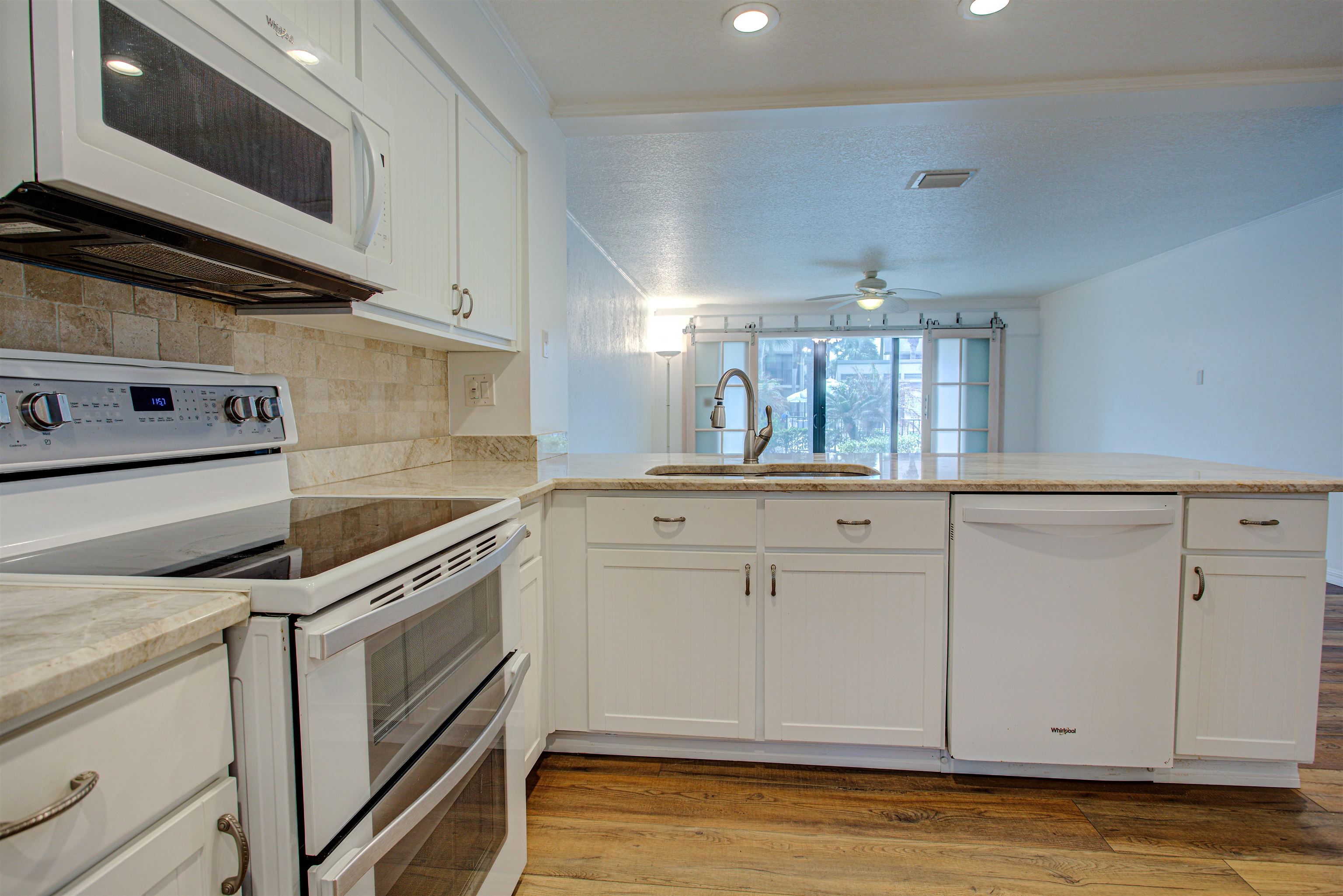 Image 11 of 54 For 94 Village Del Prado Cir